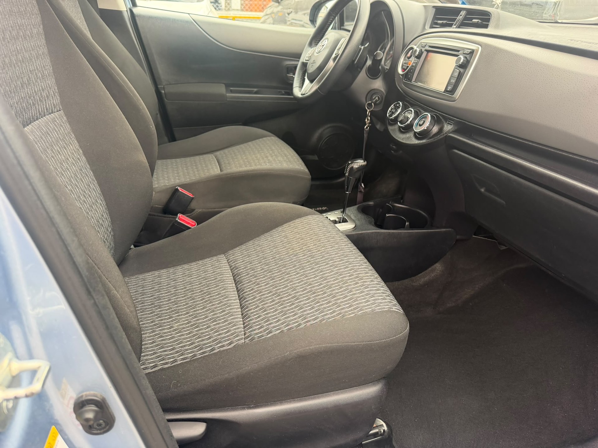 TOYOTA Yaris 1.33 Luna Multidrive-image-6