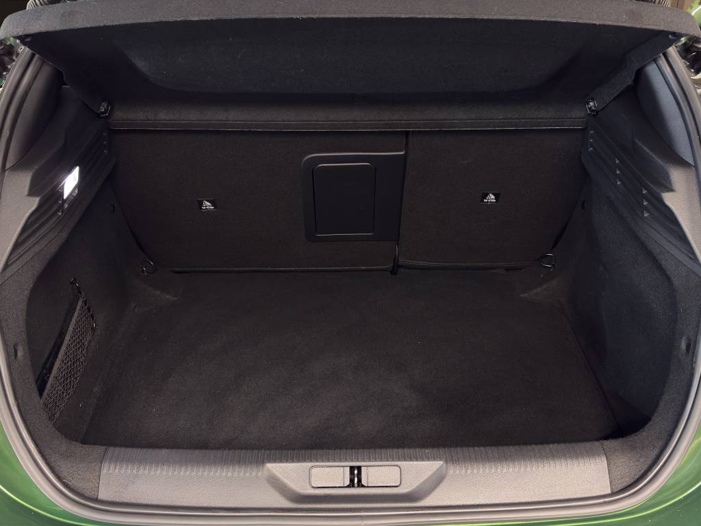 PEUGEOT 308 1.2 Pure Tech GT Pack EAT8-image-8