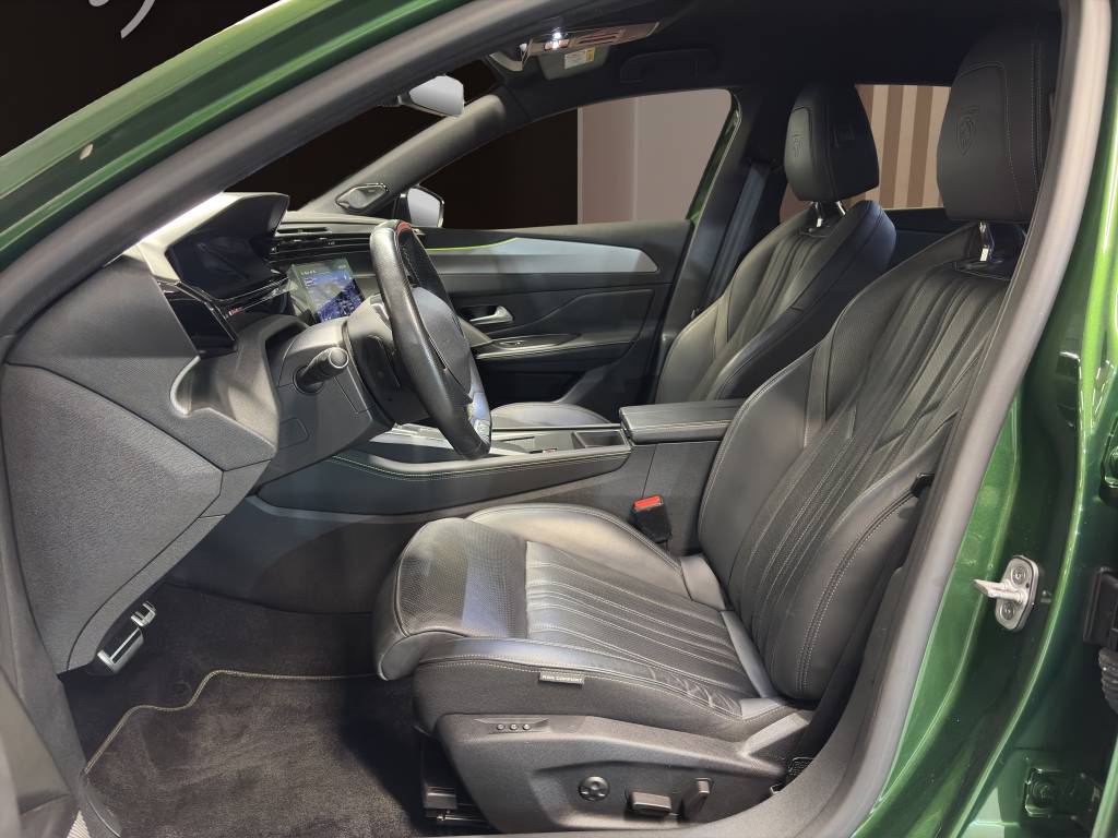 PEUGEOT 308 1.2 Pure Tech GT Pack EAT8-image-14