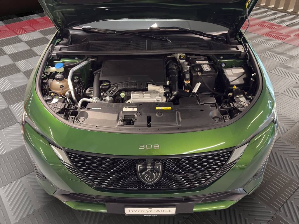 PEUGEOT 308 1.2 Pure Tech GT Pack EAT8-image-9