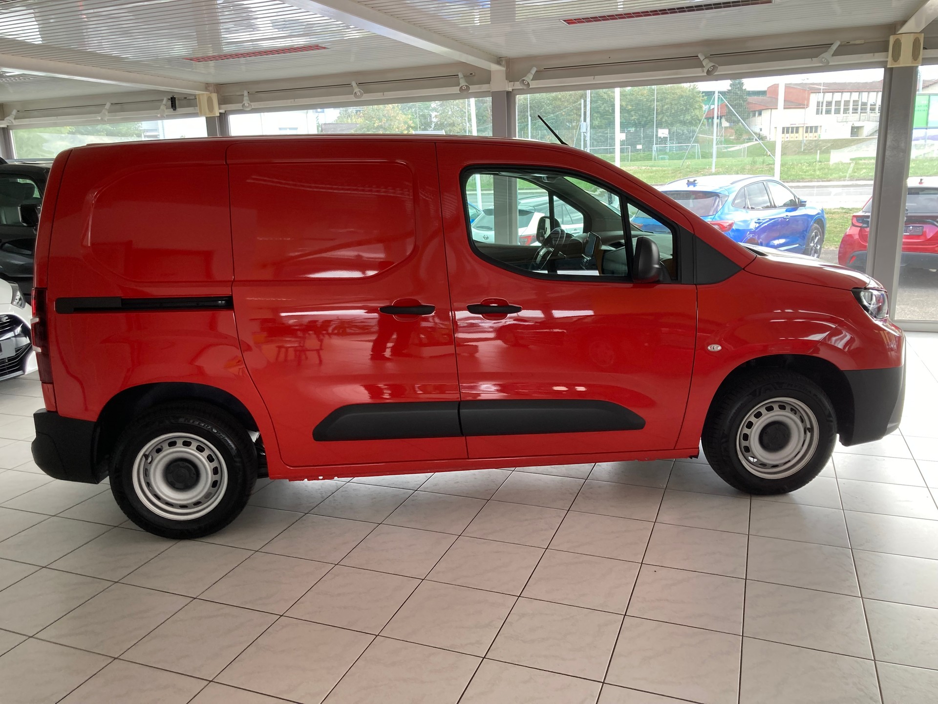 TOYOTA Proace City Van 1.2 Advanced Medium-image-3