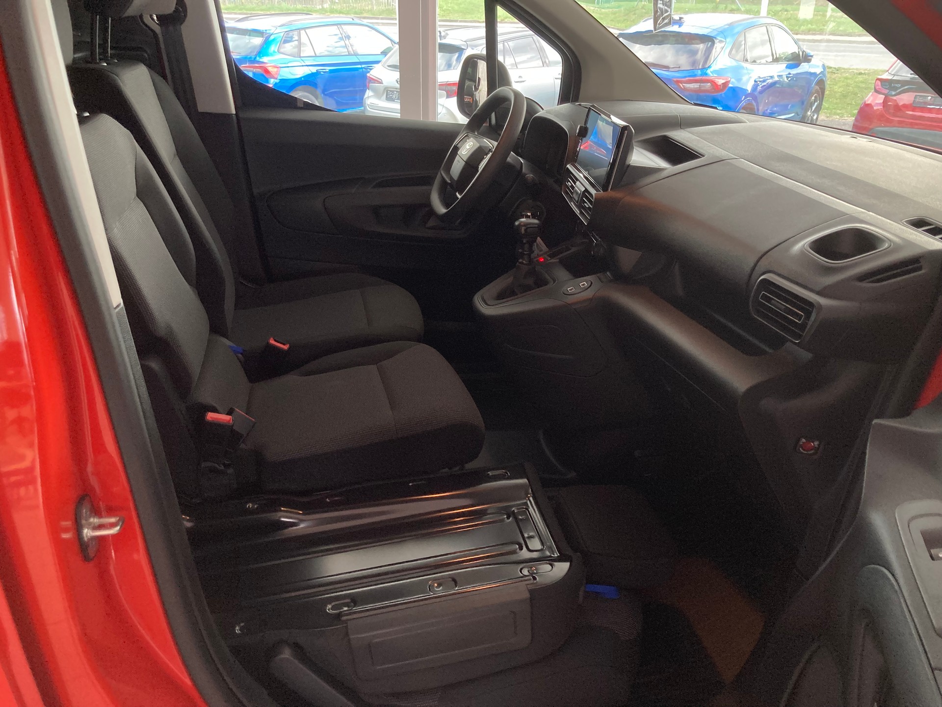 TOYOTA Proace City Van 1.2 Advanced Medium-image-15