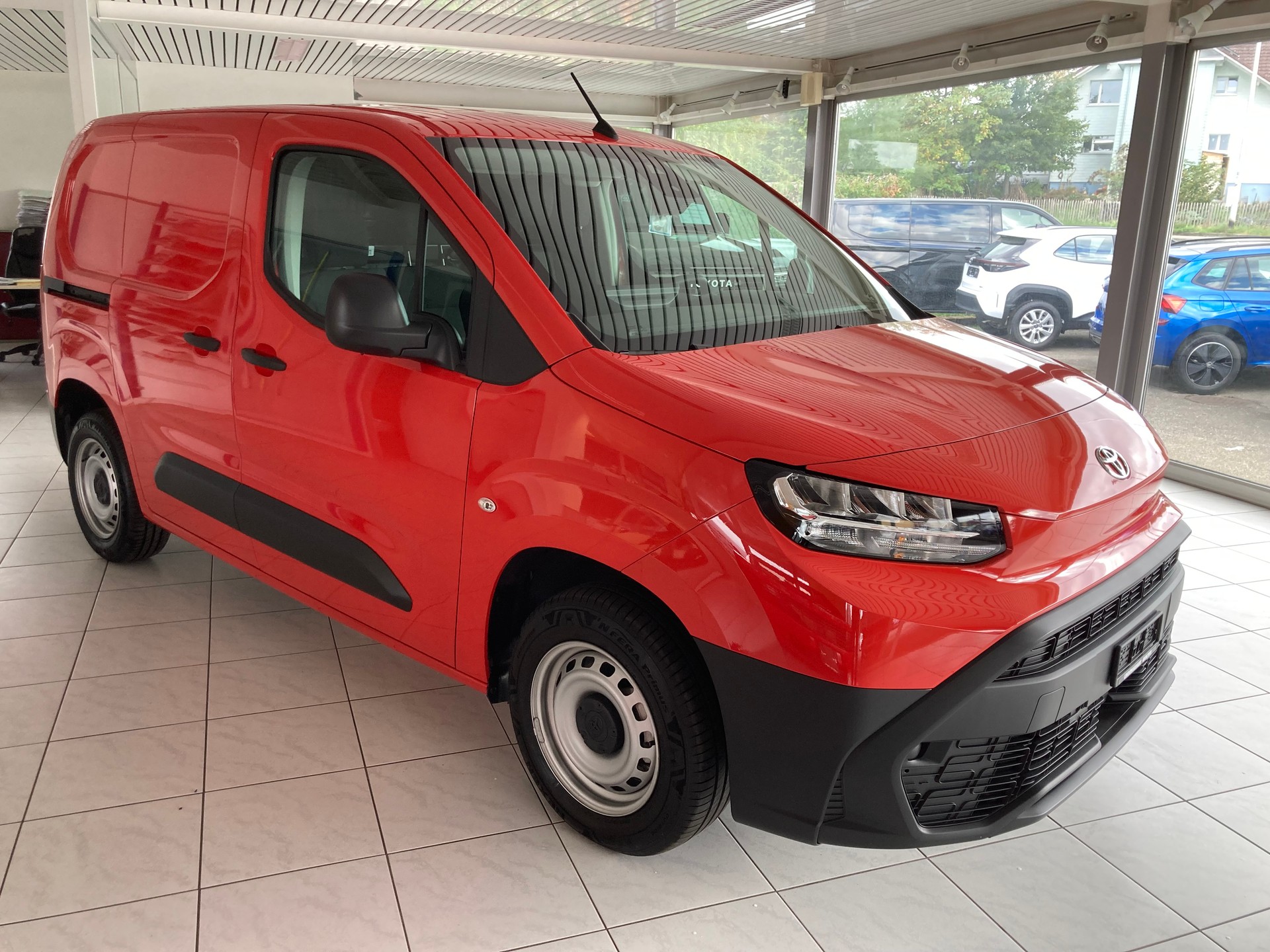 TOYOTA Proace City Van 1.2 Advanced Medium-image-2