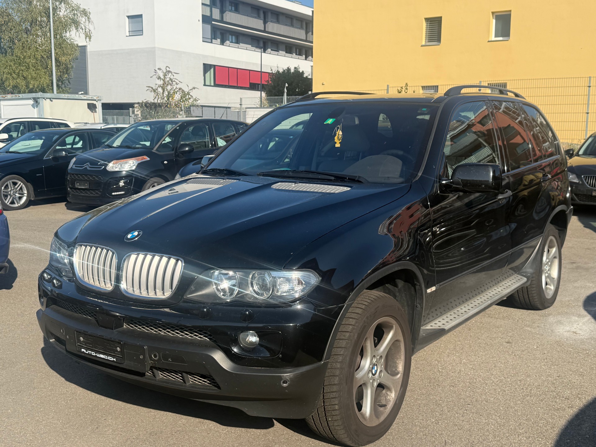 BMW X5 4.4i-image-0