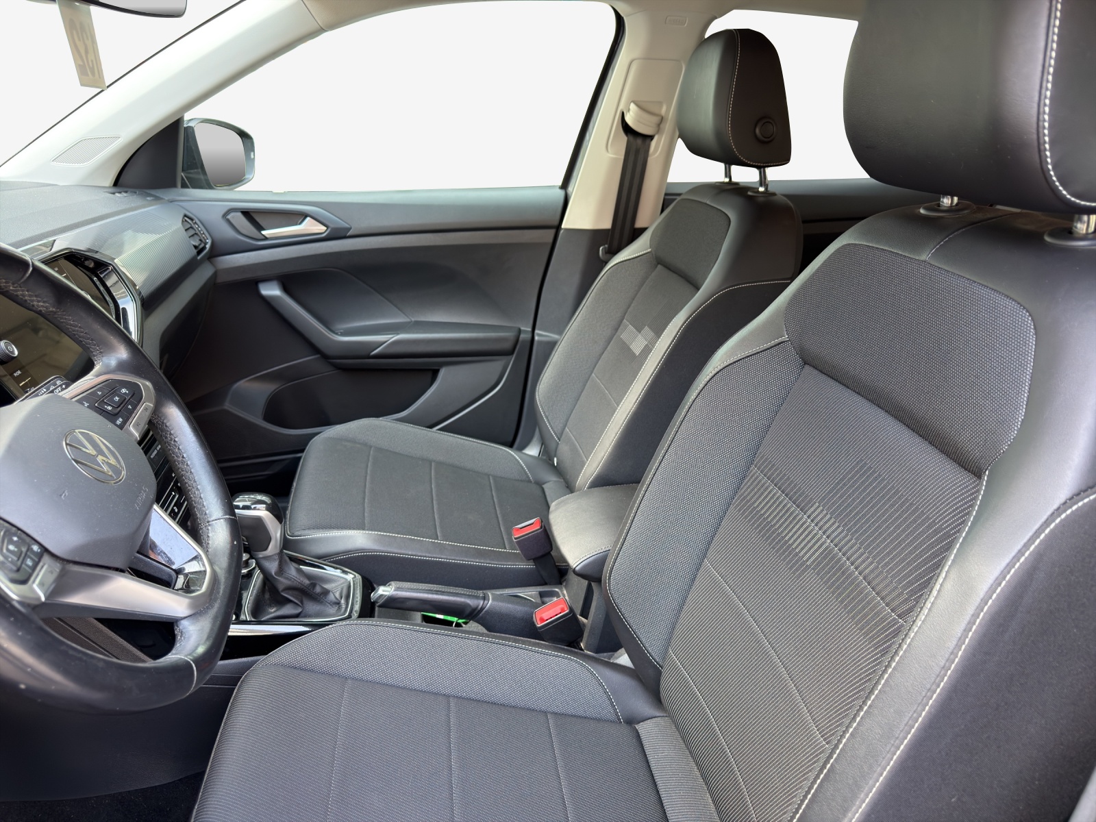 VW T-Cross 1.0 TSI Life Limited DSG-image-7