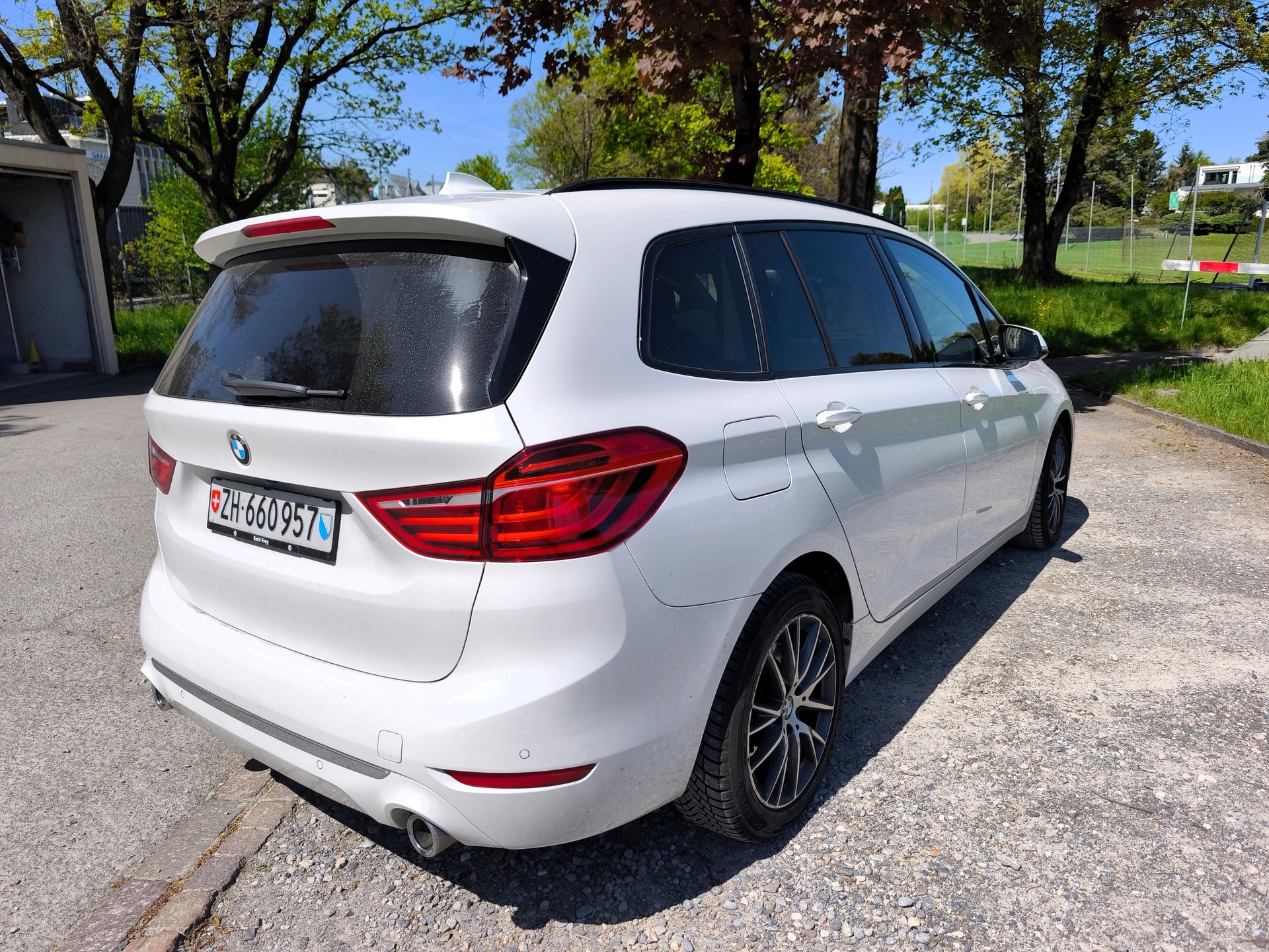 BMW 220d xDrive GT Gran Tourer-image-1