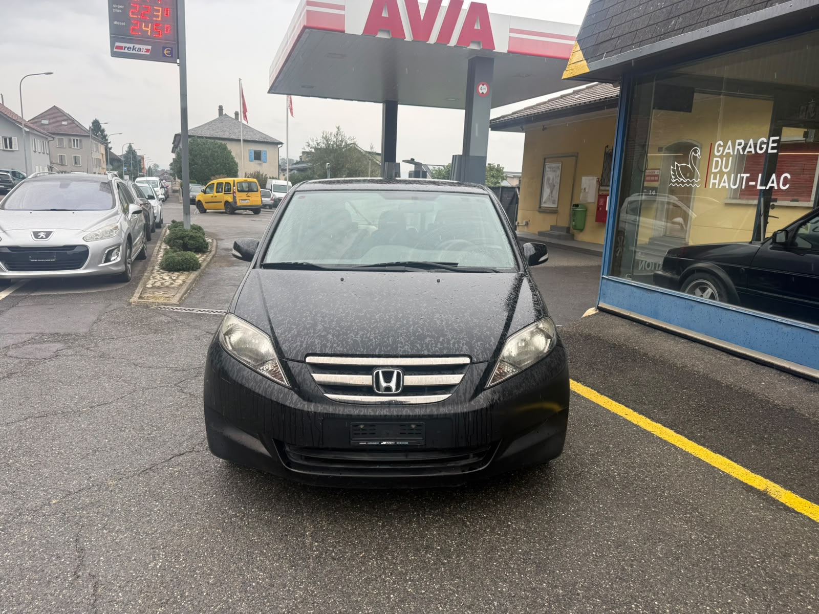 HONDA FR-V 1.8i Swiss-image-2