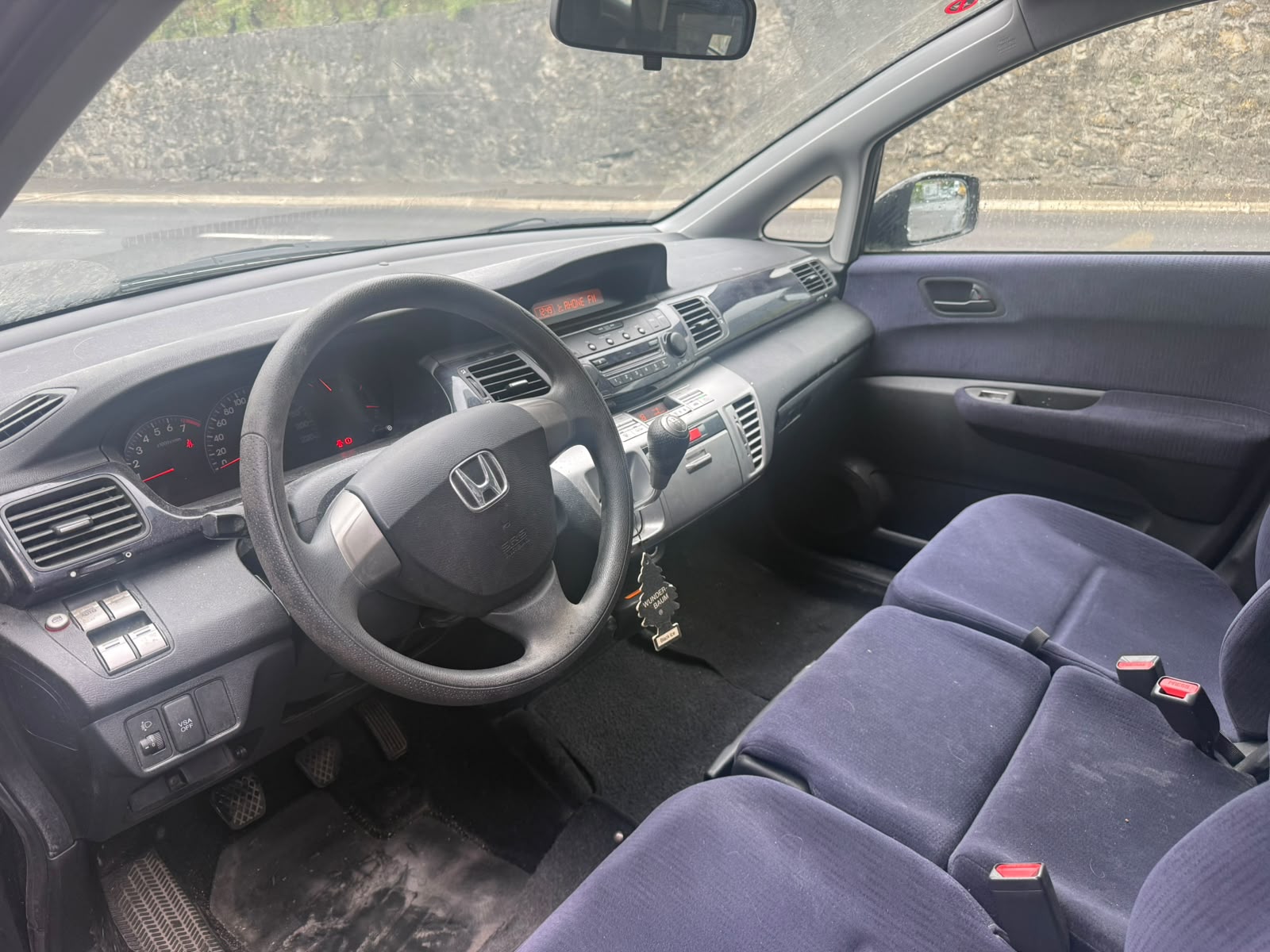 HONDA FR-V 1.8i Swiss-image-6