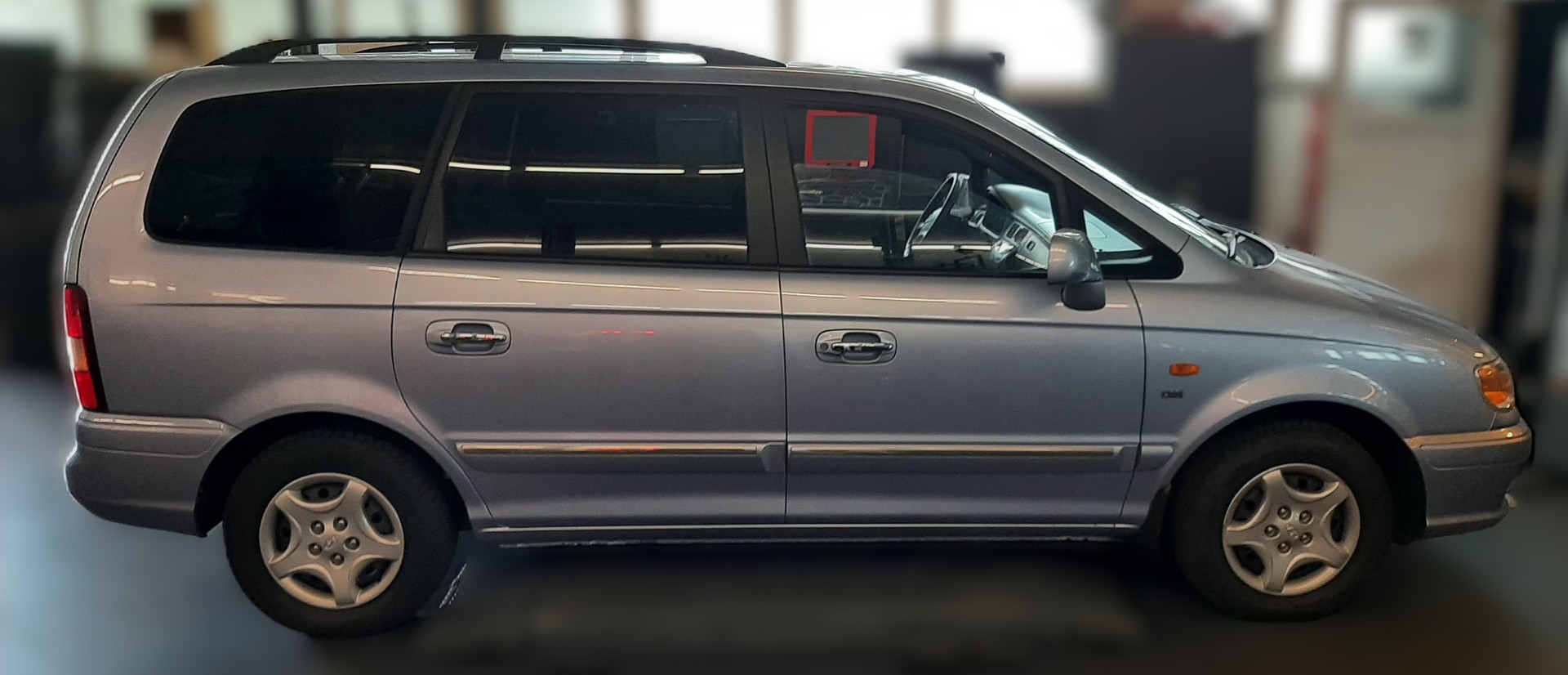 HYUNDAI Trajet 2.0 CRDi (GLS)-image-3