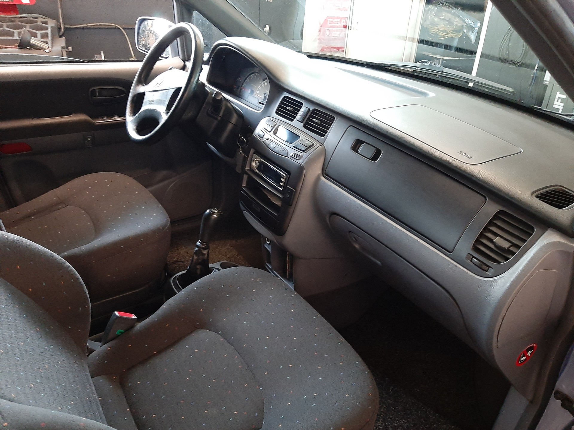 HYUNDAI Trajet 2.0 CRDi (GLS)-image-7