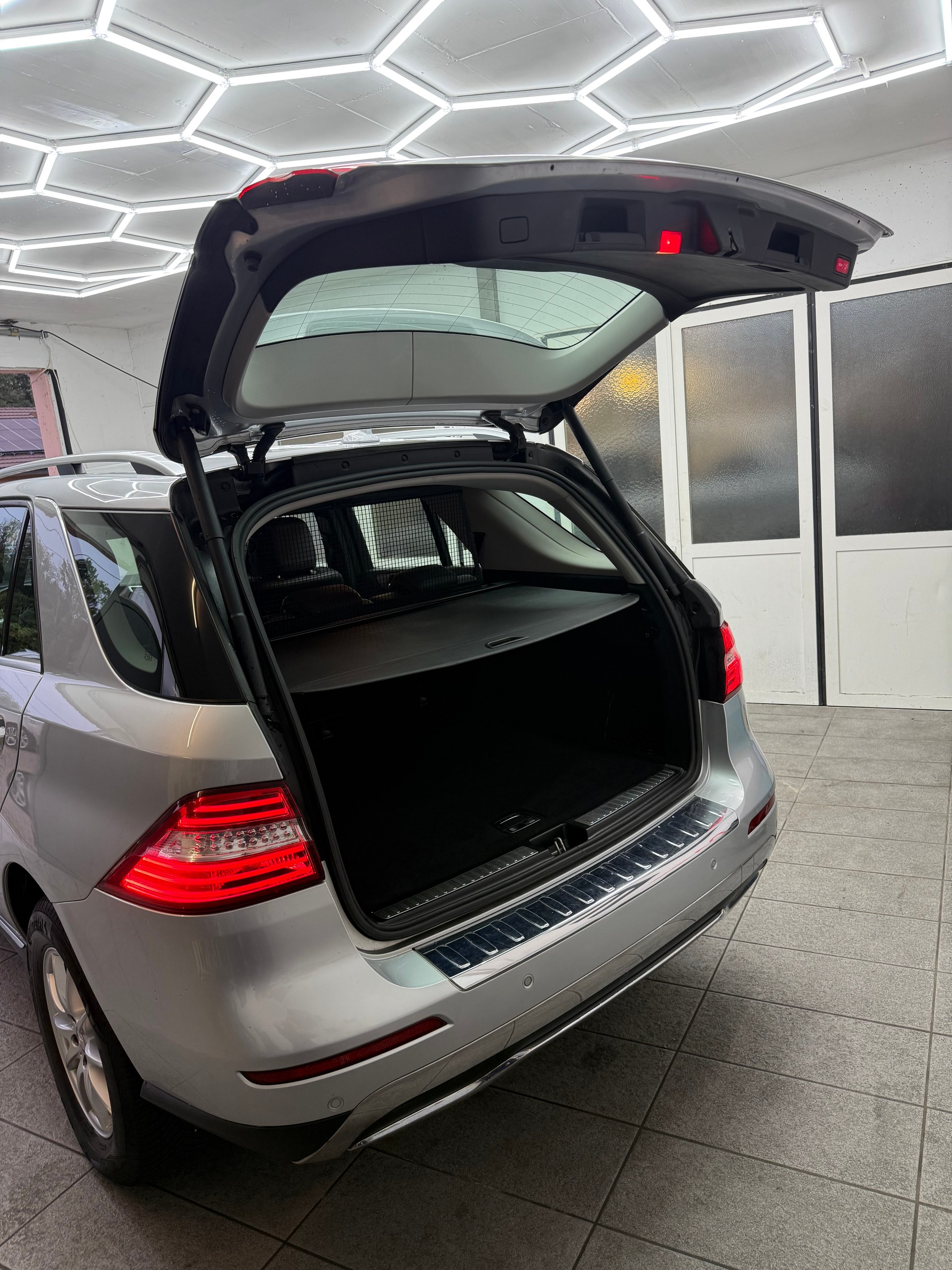 MERCEDES-BENZ ML 350 BlueTEC 4Matic 7G-Tronic-image-3