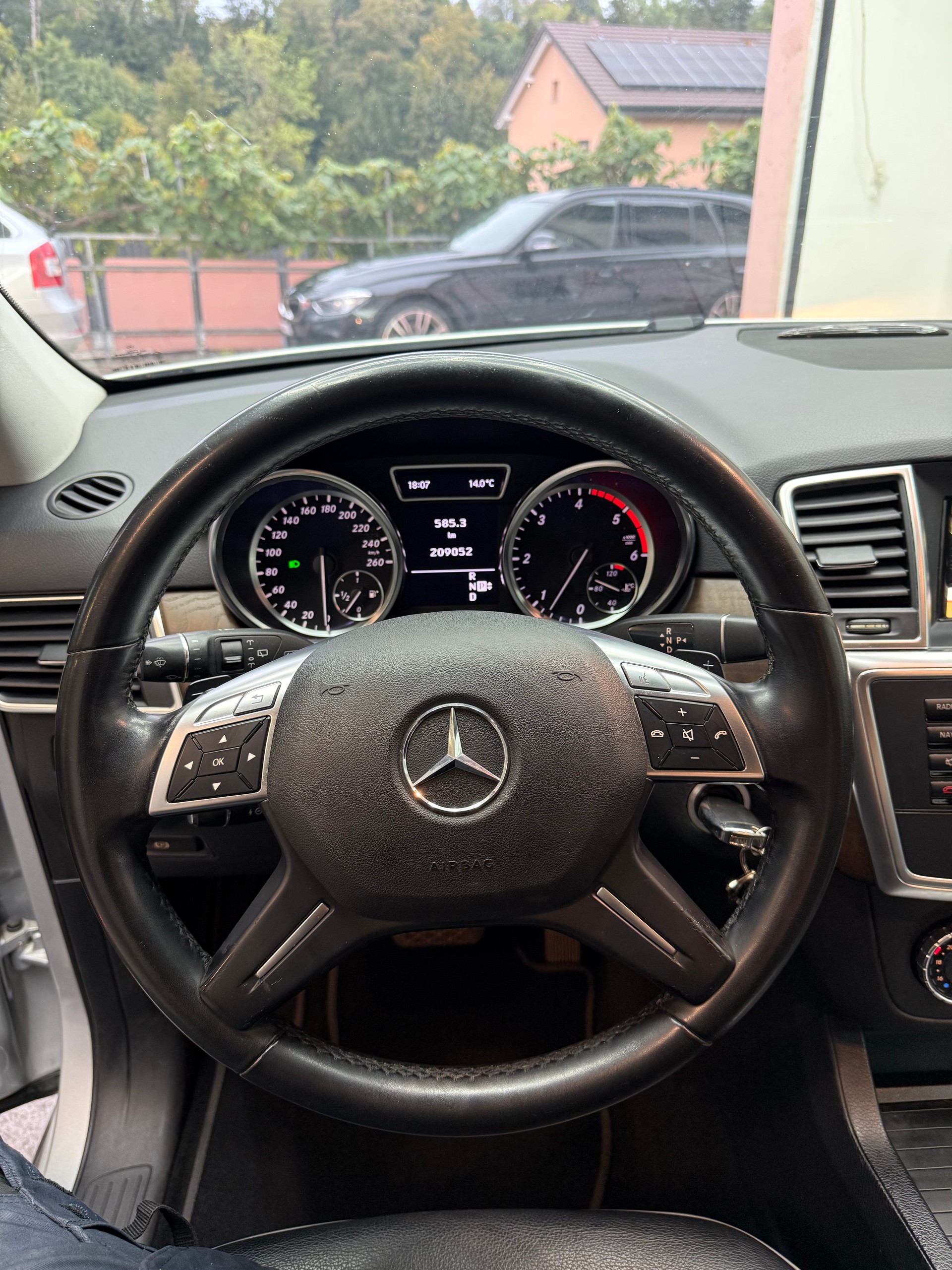 MERCEDES-BENZ ML 350 BlueTEC 4Matic 7G-Tronic-image-8
