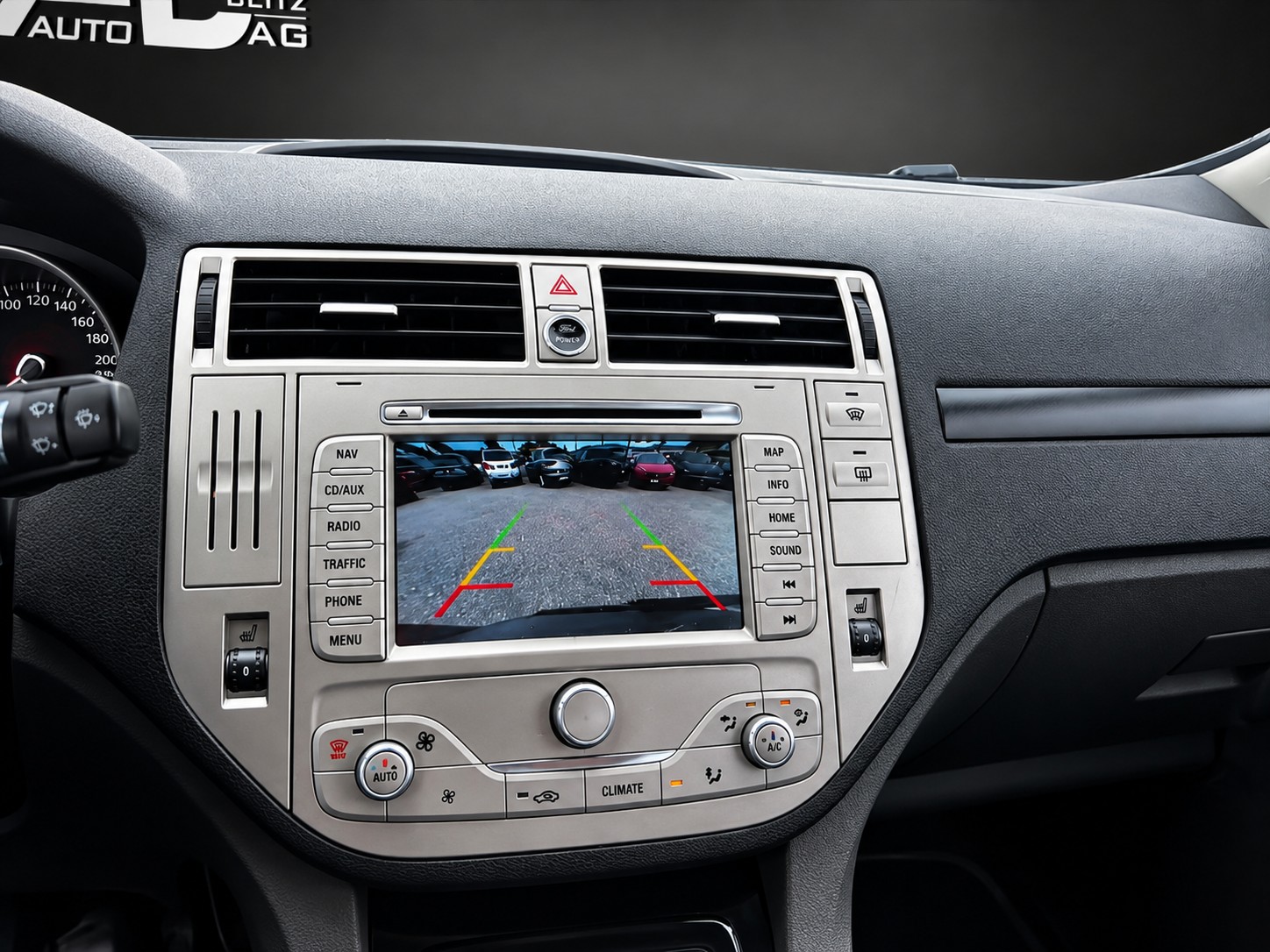 FORD Kuga 2.0 TDCi Titanium 4WD PowerShift mit 140 PS-image-12