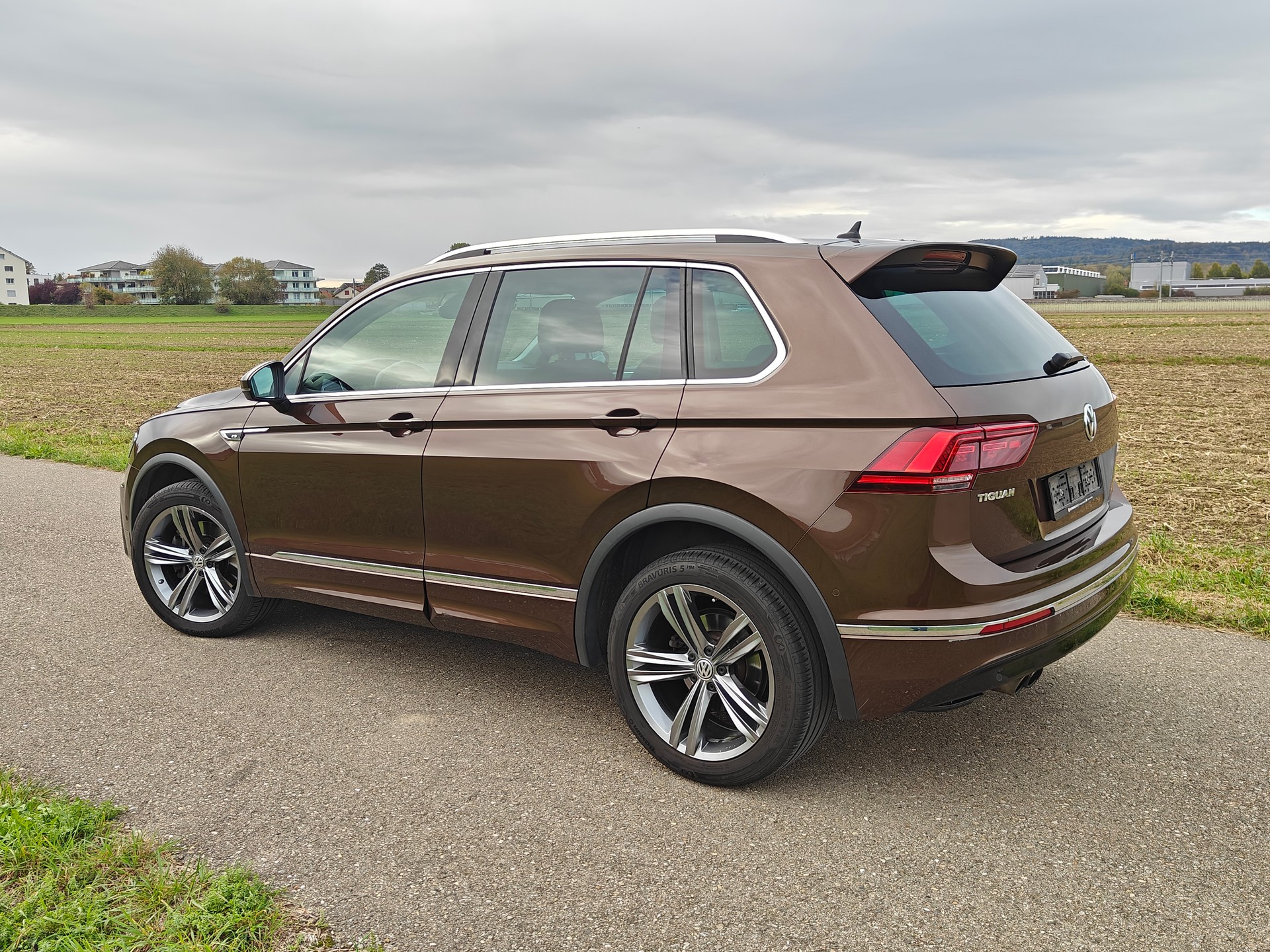 VW Tiguan 2.0TSI Highline 4Motion DSG *R-line*-image-1