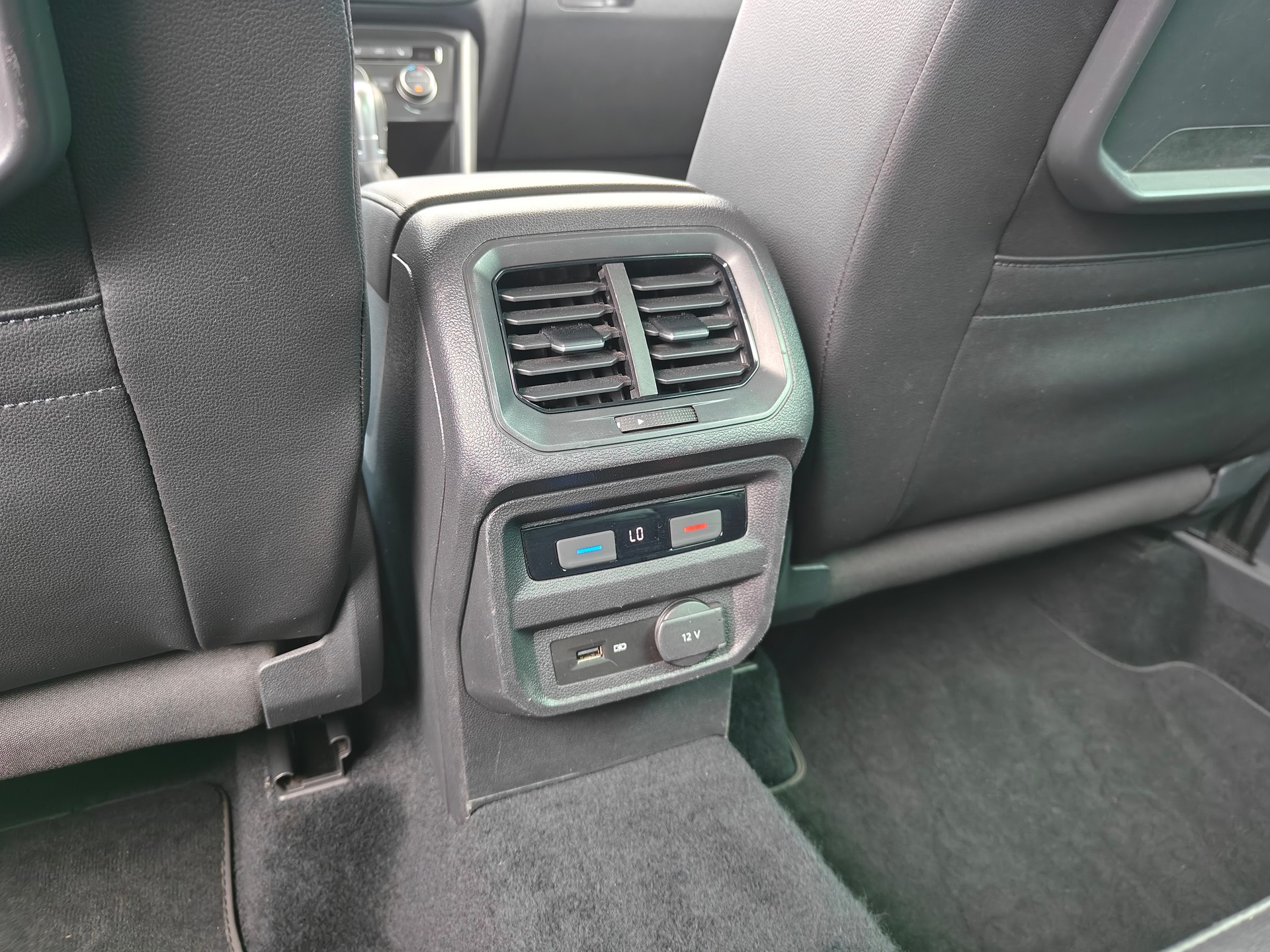 VW Tiguan 2.0TSI Highline 4Motion DSG *R-line*-image-13