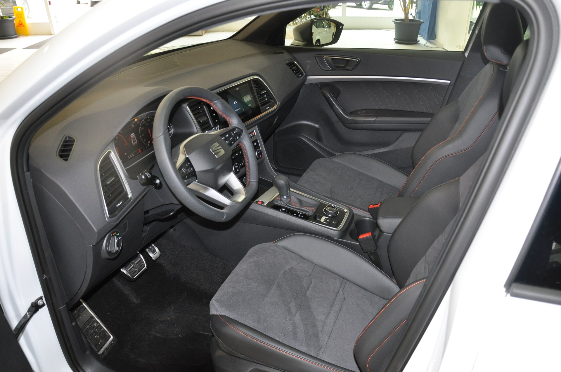 SEAT Ateca 2.0 TSI FR 4Drive DSG-image-6