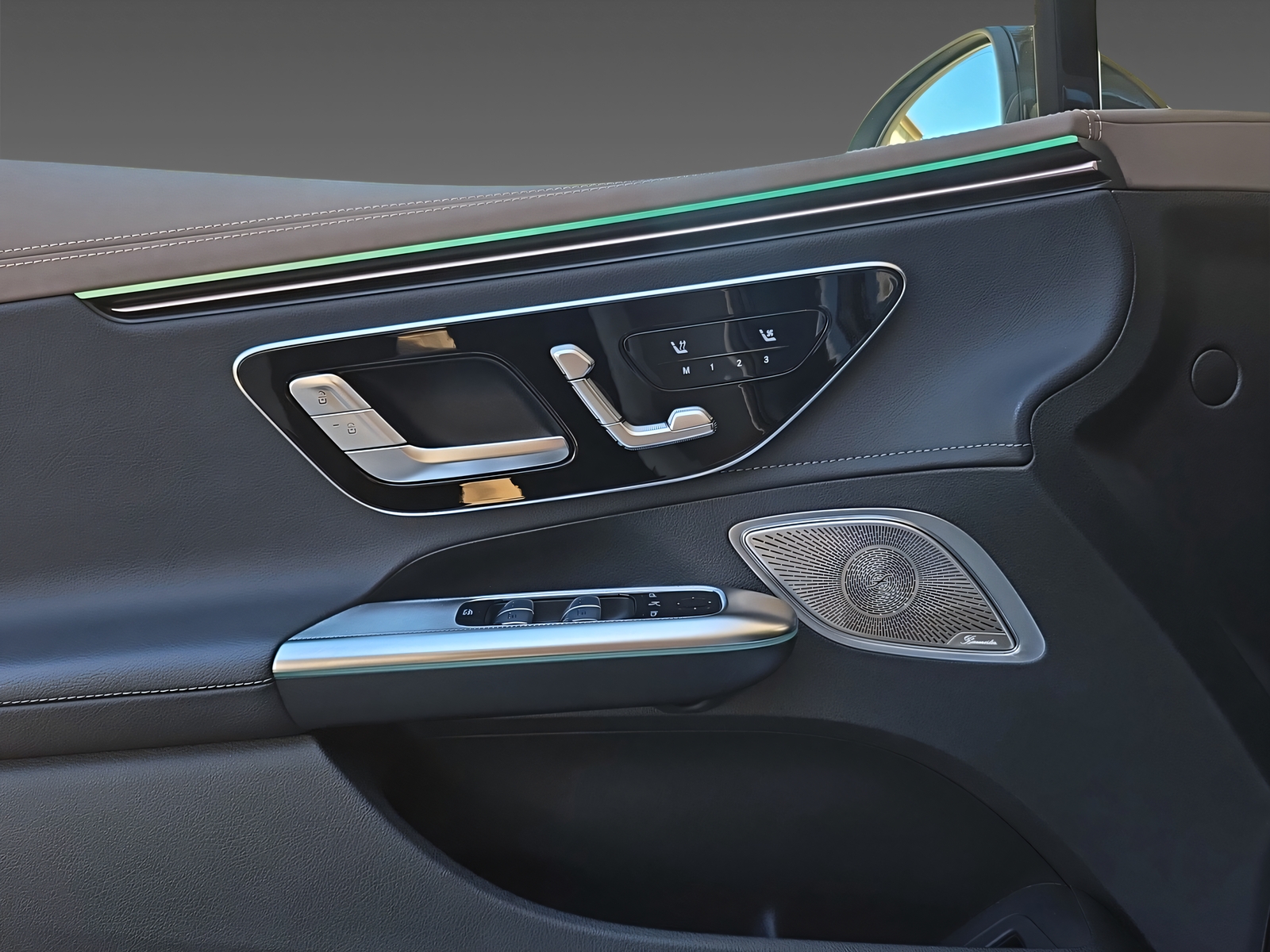 MERCEDES-BENZ EQE 43 AMG-image-10