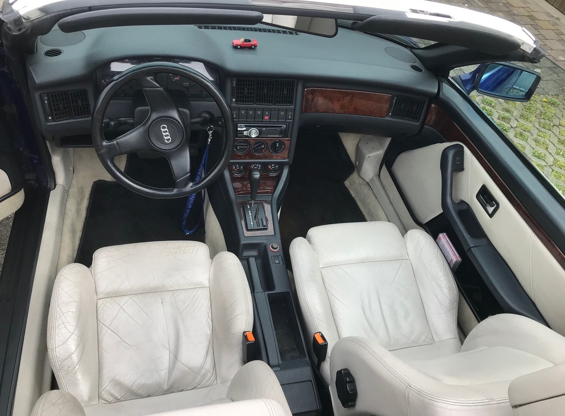 AUDI Cabriolet 2.3e-image-5