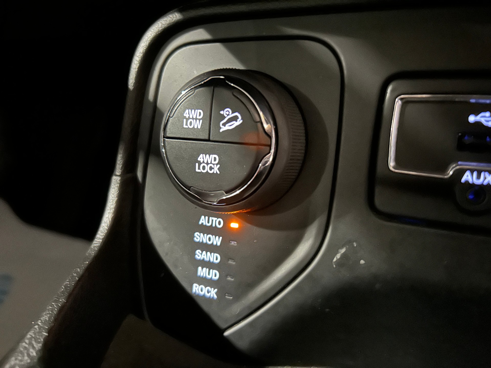 JEEP Renegade 2.0 CRD Trailhawk AWD + Low Range 9ATX-image-15