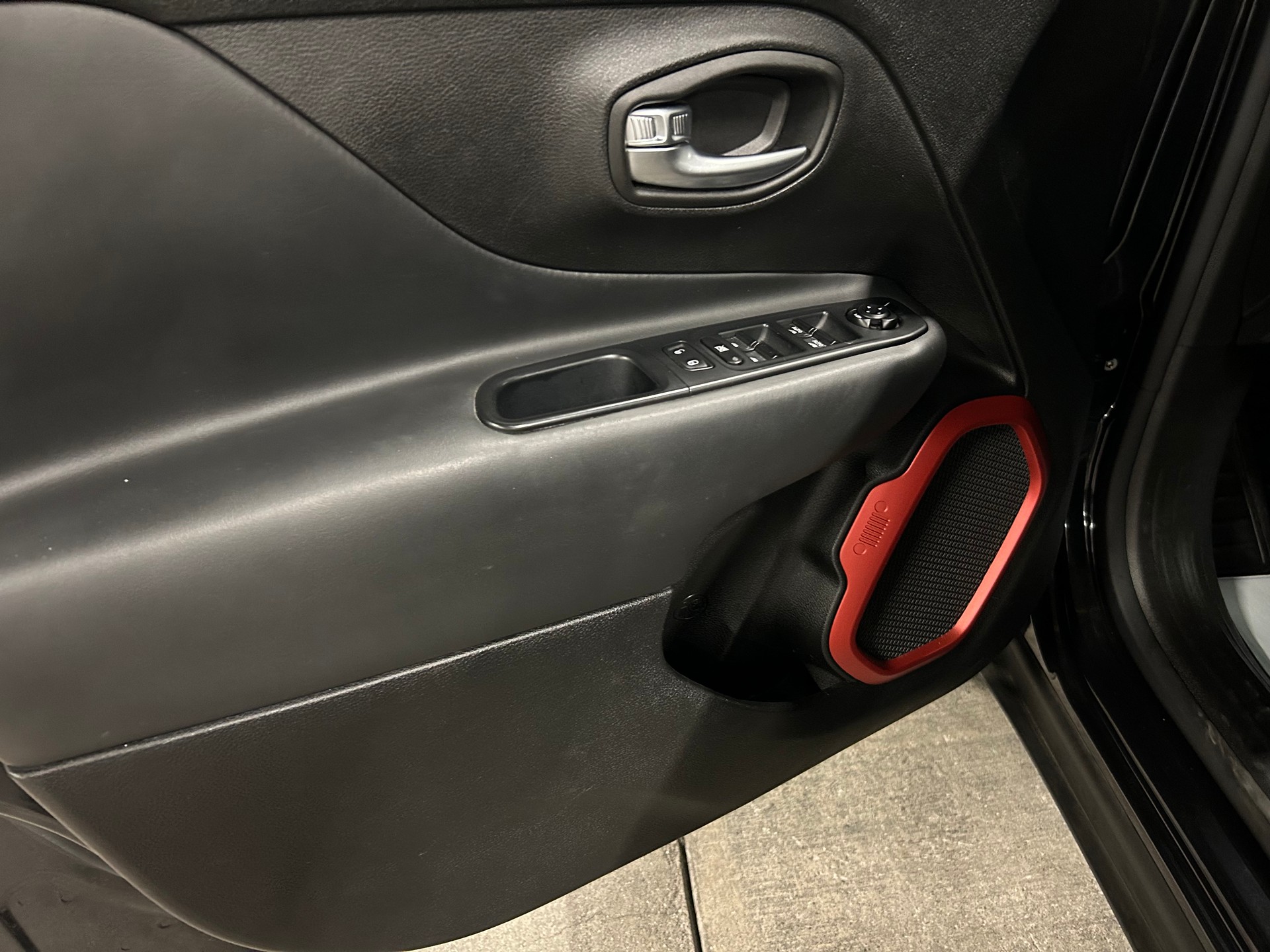 JEEP Renegade 2.0 CRD Trailhawk AWD + Low Range 9ATX-image-13