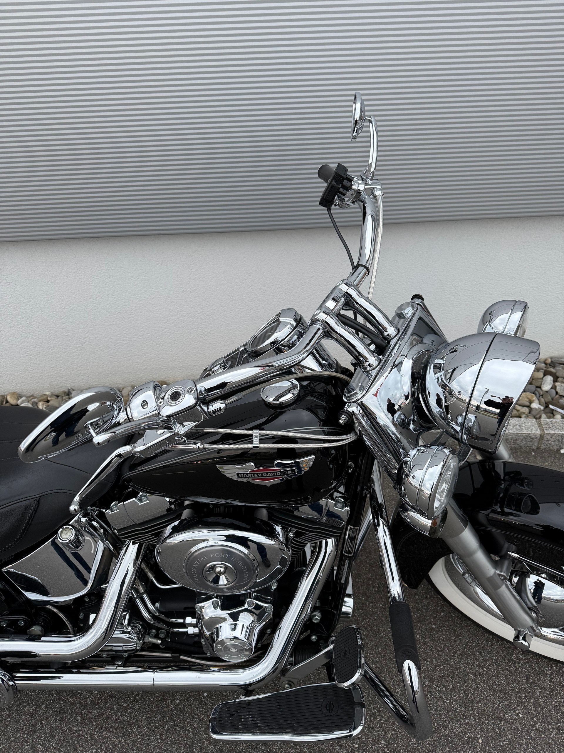 HARLEY-DAVIDSON FLSTNI Softail Deluxe-image-6