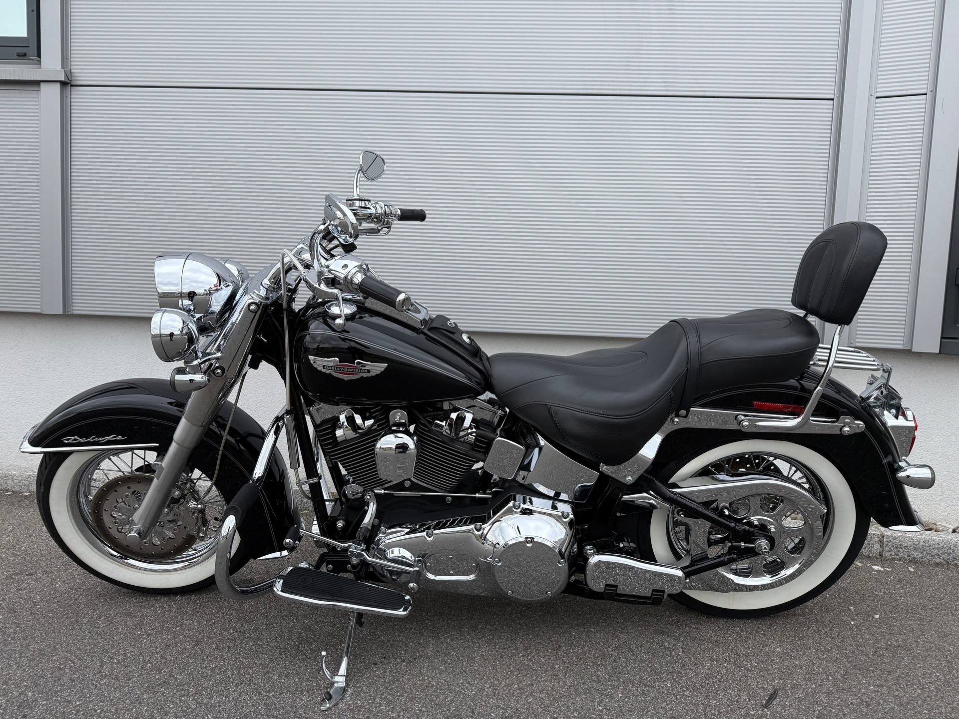 HARLEY-DAVIDSON FLSTNI Softail Deluxe-image-9