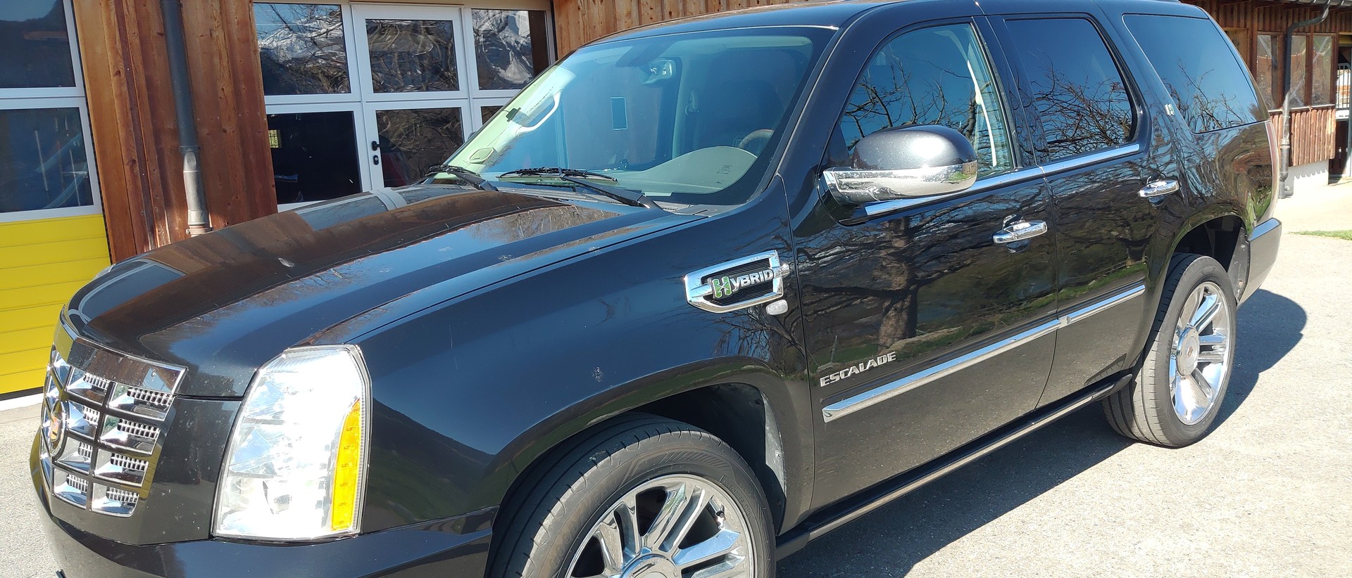 CADILLAC Escalade 6.0 Hybrid Platinum Edition