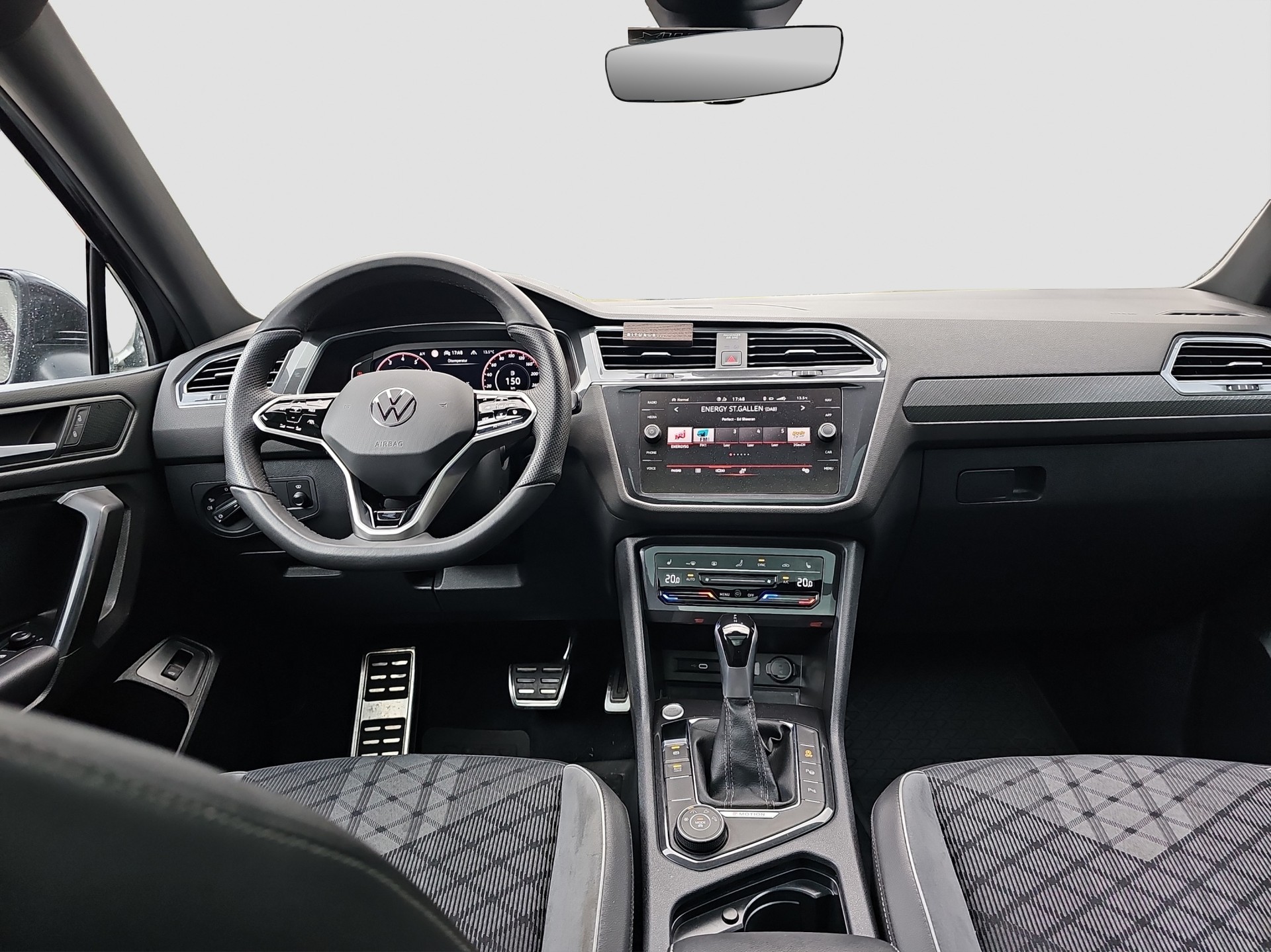 VW Tiguan Allspace 2.0TSI R-Line 4Motion DSG-image-11