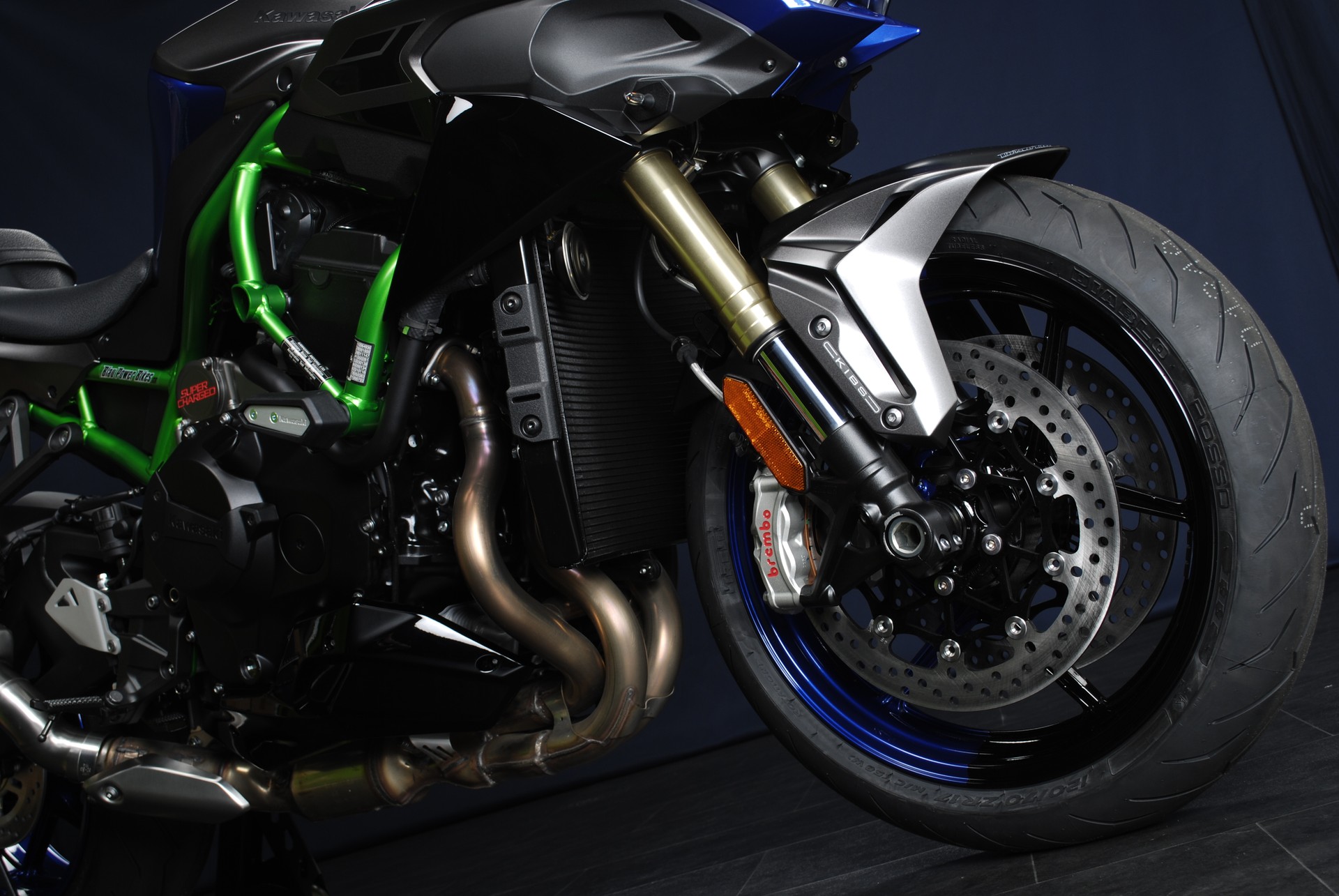 KAWASAKI Z H2 SE - Sonderumbau-showroom-element-3