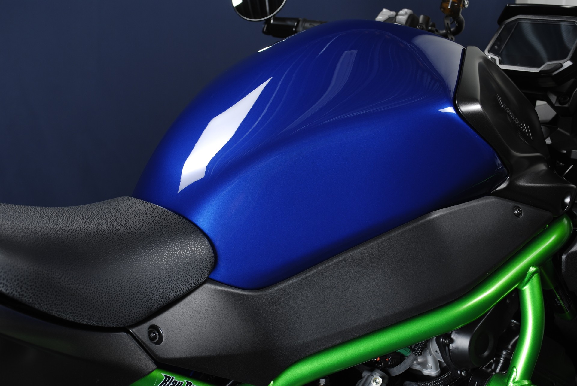 KAWASAKI Z H2 SE - Sonderumbau-showroom-element-2