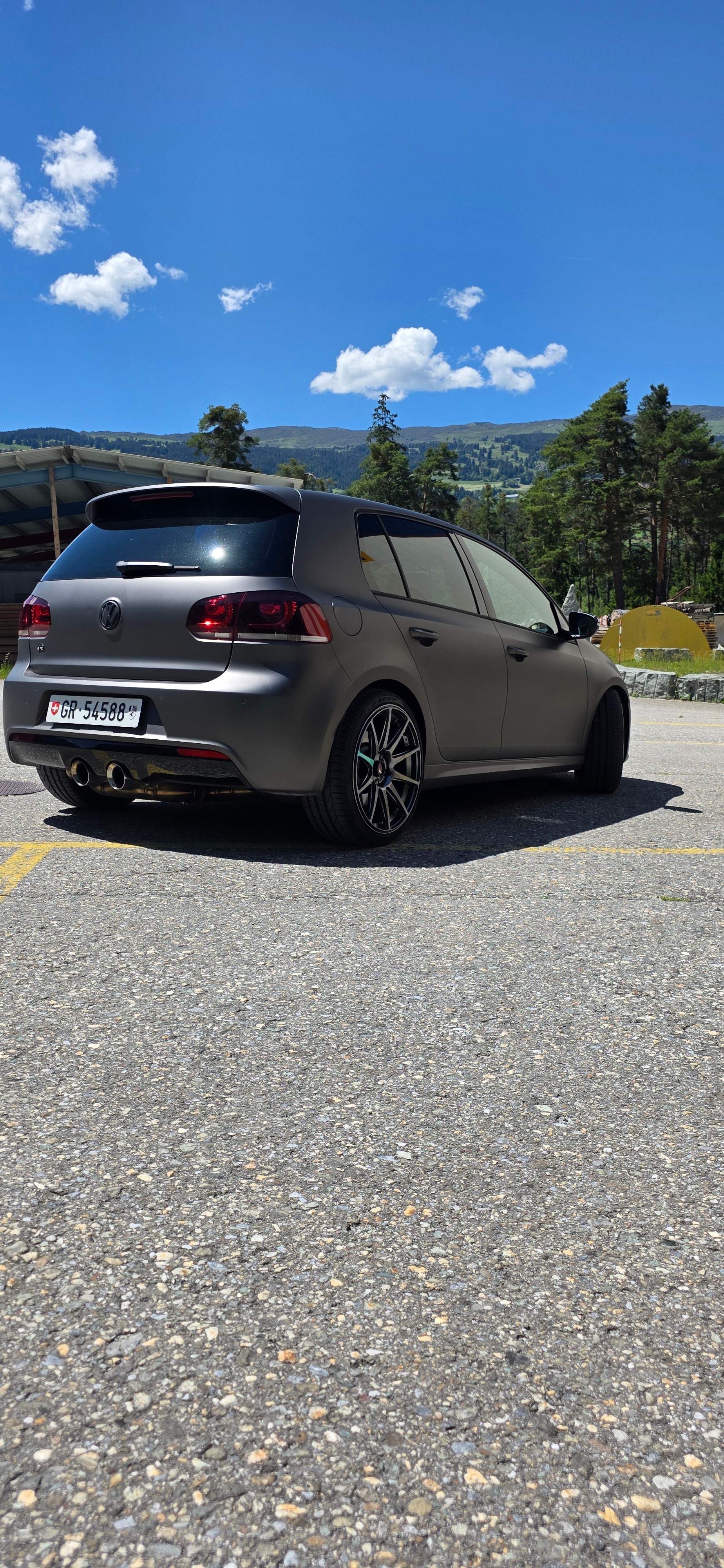 VW Golf 2.0 TSI R 4Motion DSG-image-2