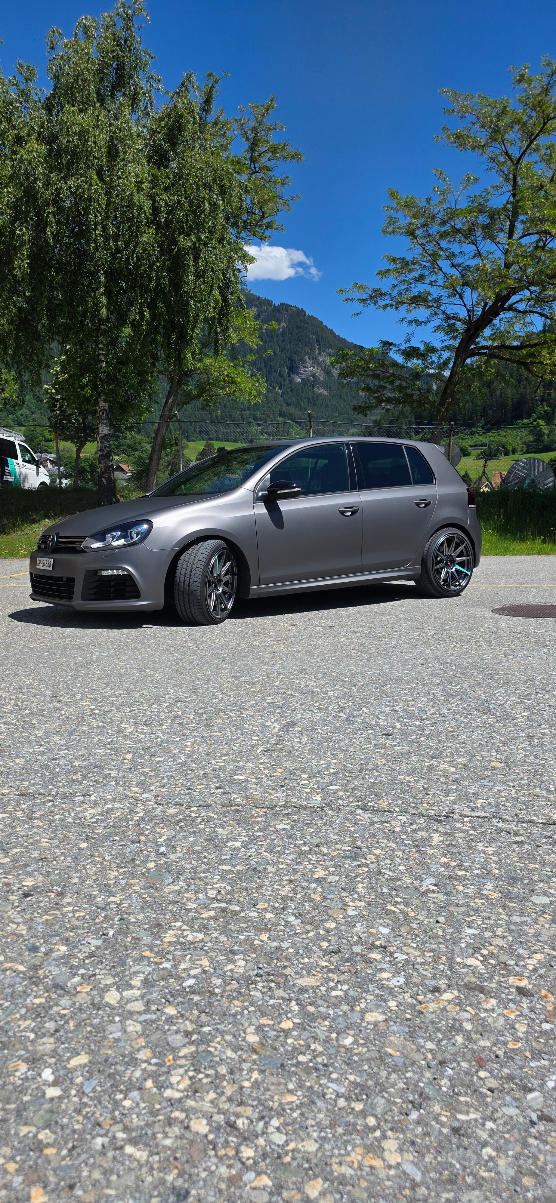 VW Golf 2.0 TSI R 4Motion DSG-image-1