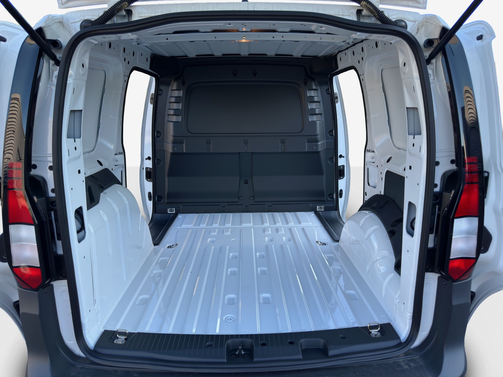 VW Caddy Cargo 2.0TDI-image-12