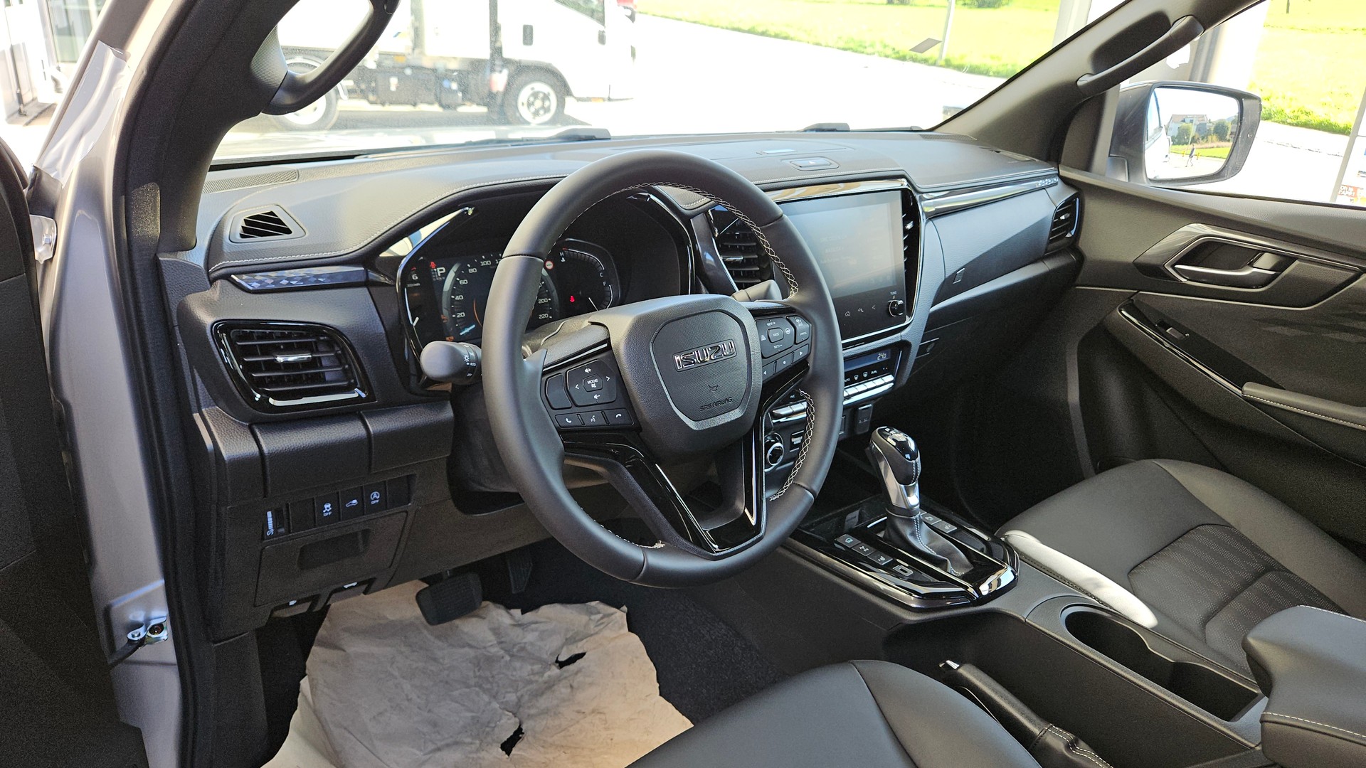 ISUZU D-MAX 1.9 CrewCab N60 Nitro Sport 4x4-image-8