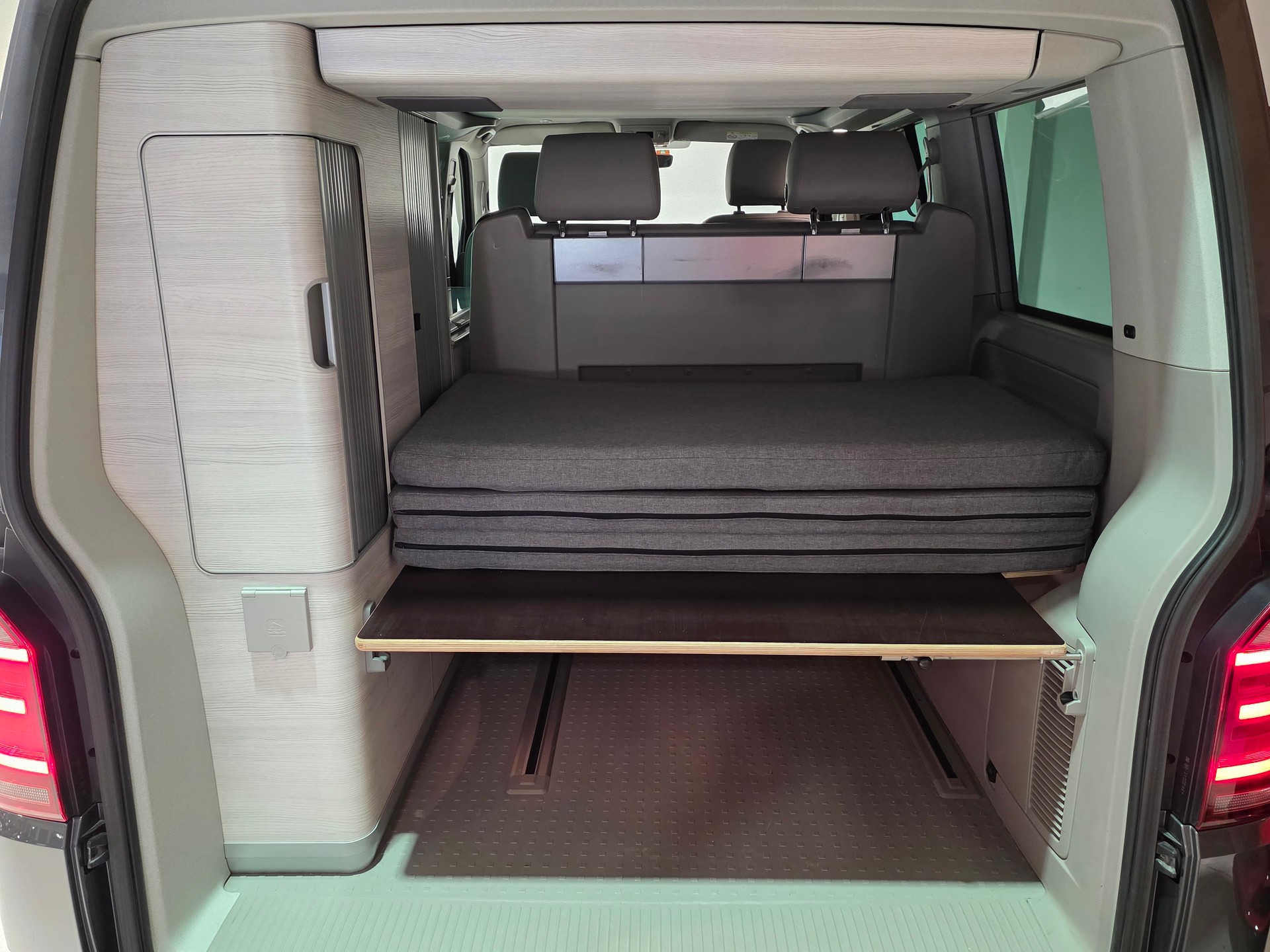 VW T6 California 2.0 Bi-TDI Ocean 4Motion DSG-image-11