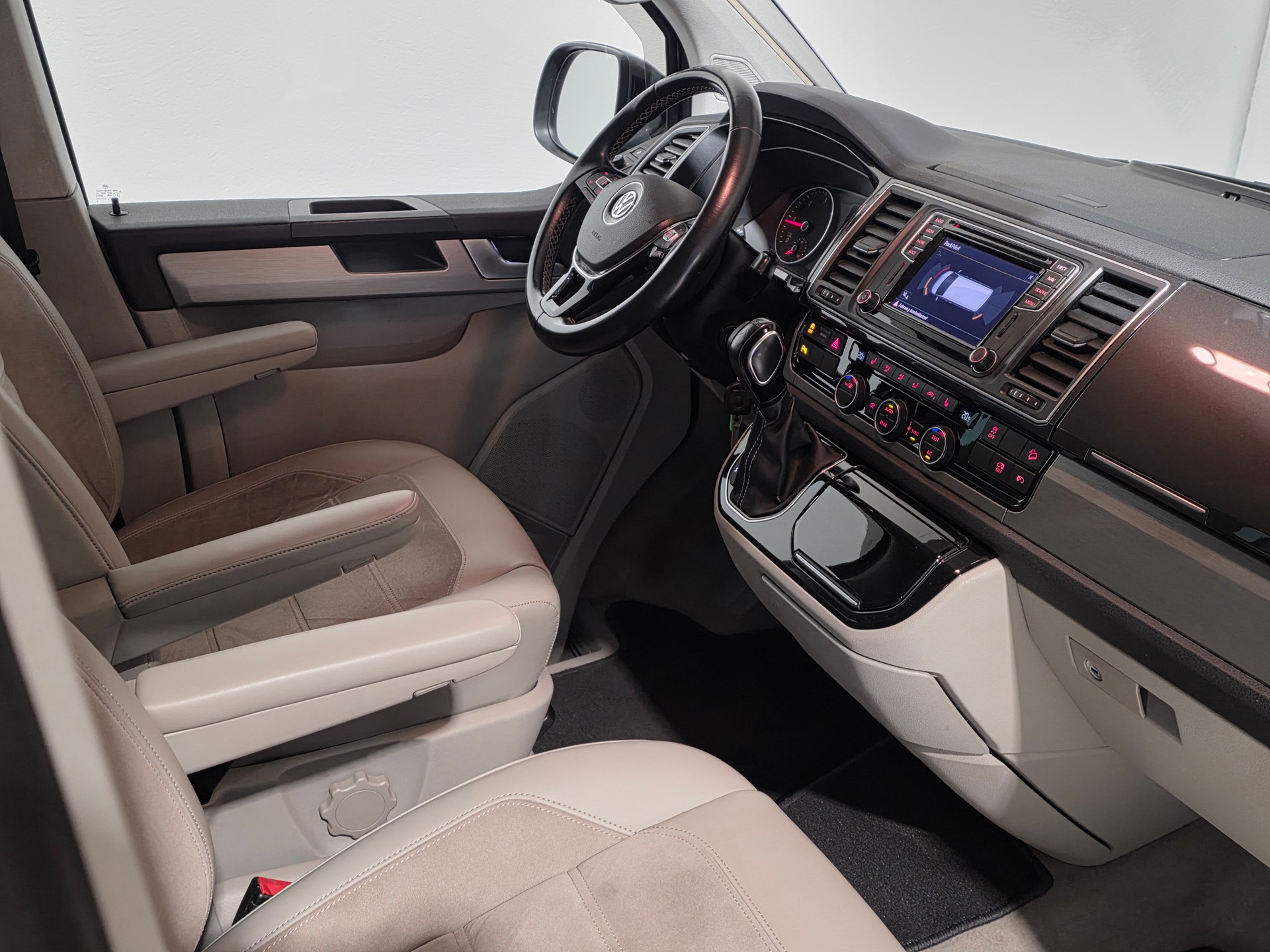 VW T6 California 2.0 Bi-TDI Ocean 4Motion DSG-image-16