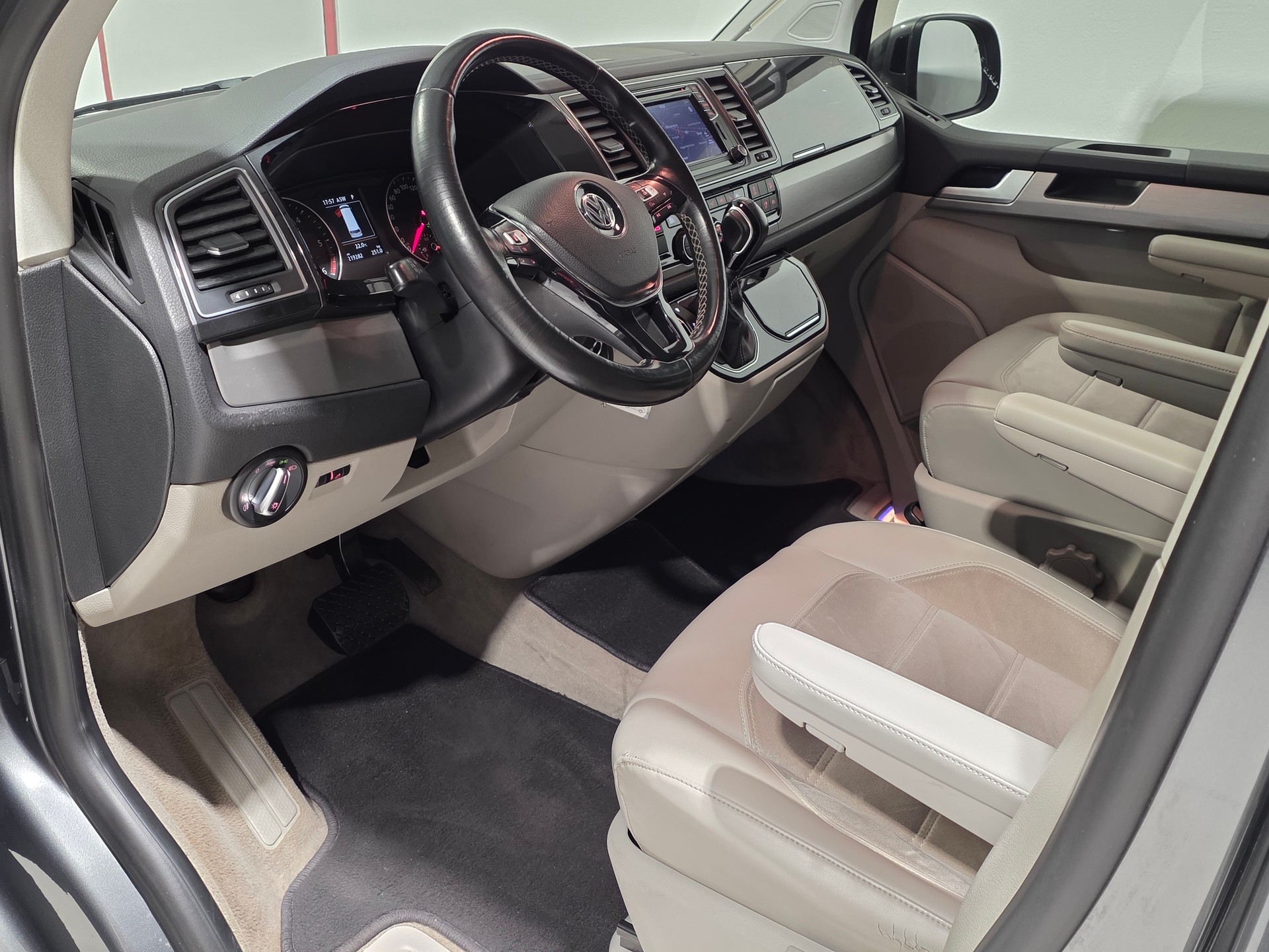 VW T6 California 2.0 Bi-TDI Ocean 4Motion DSG-image-5