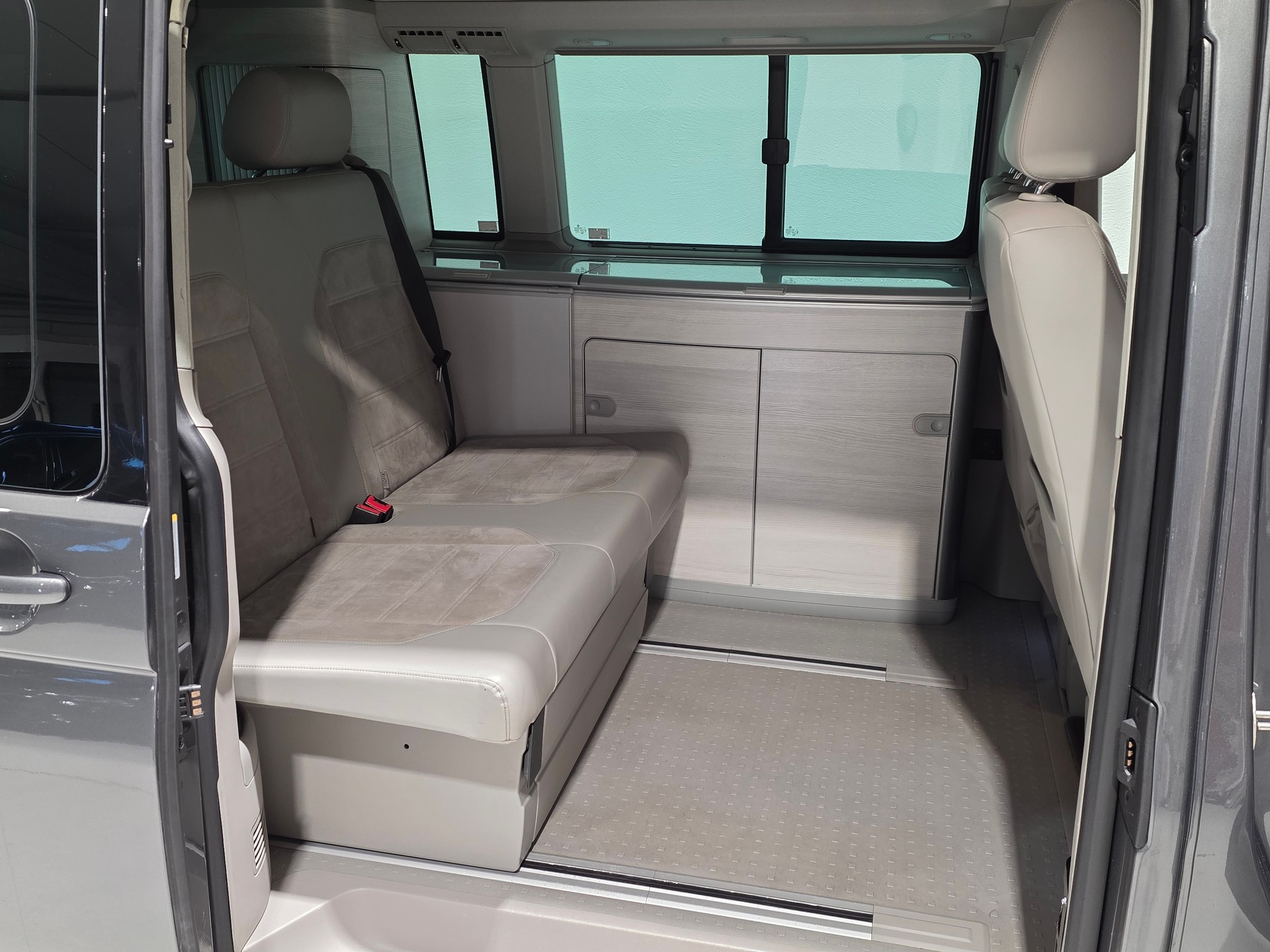 VW T6 California 2.0 Bi-TDI Ocean 4Motion DSG-image-12