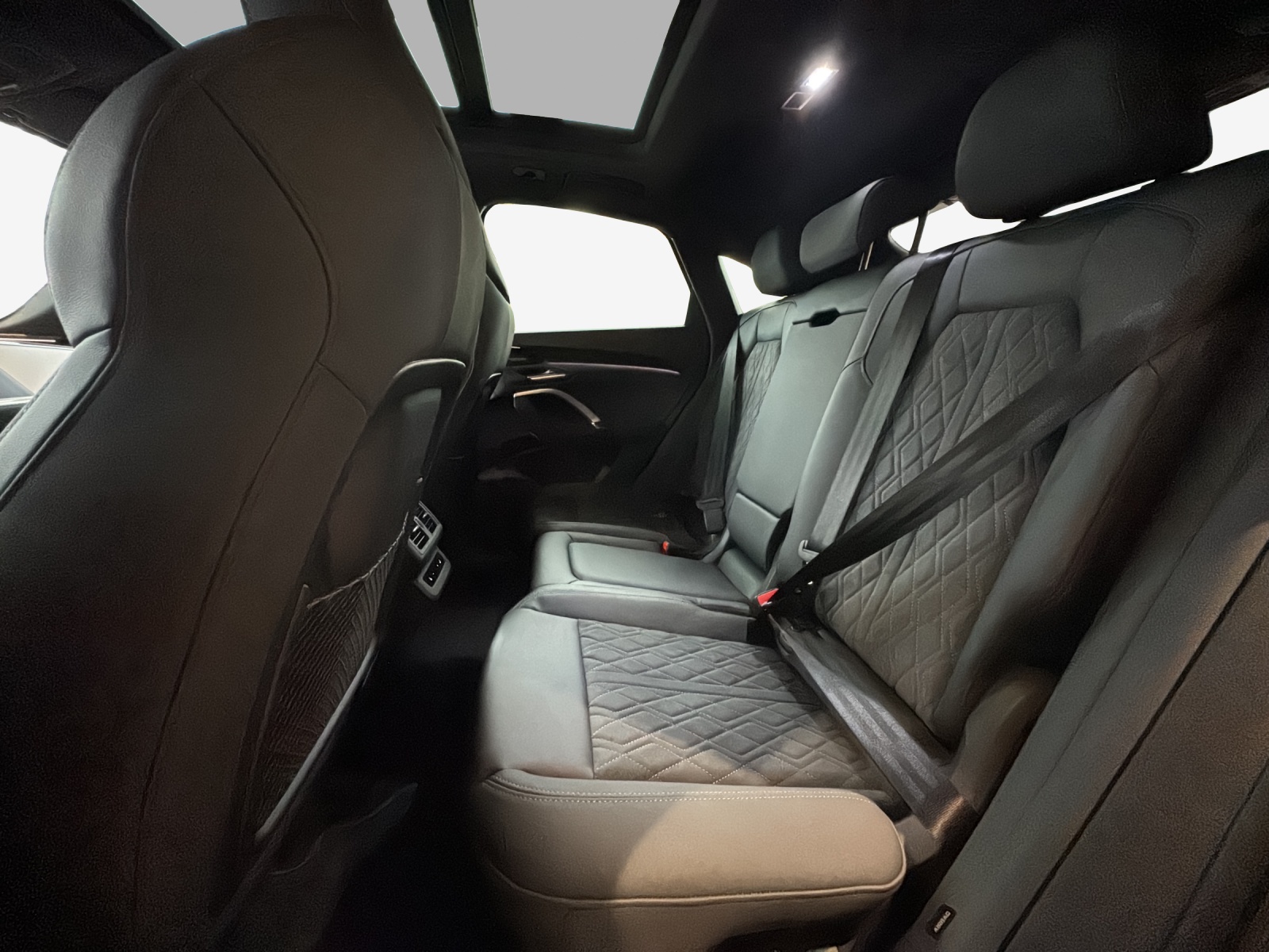 AUDI Q5 Sportback TDI quattro 150 kW S-tronic-image-11