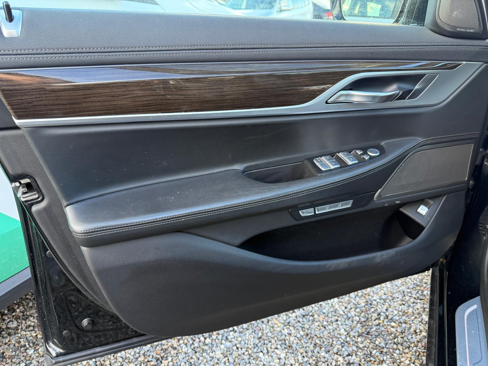 BMW 730d xDrive SAG-image-16