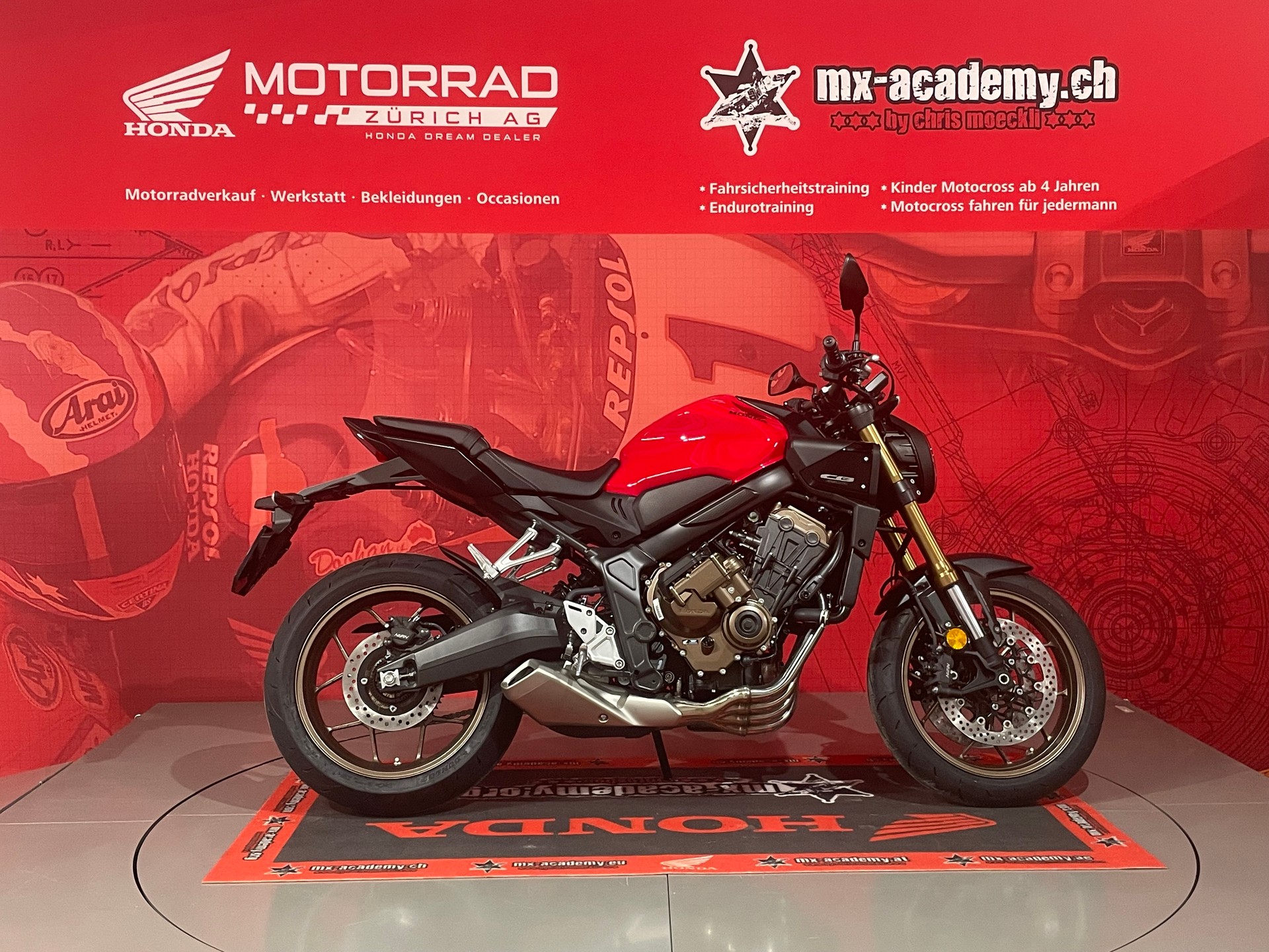 HONDA CB650R E-Clutch**Modell 2026**Neufahrzeug**Grand Prix Red*