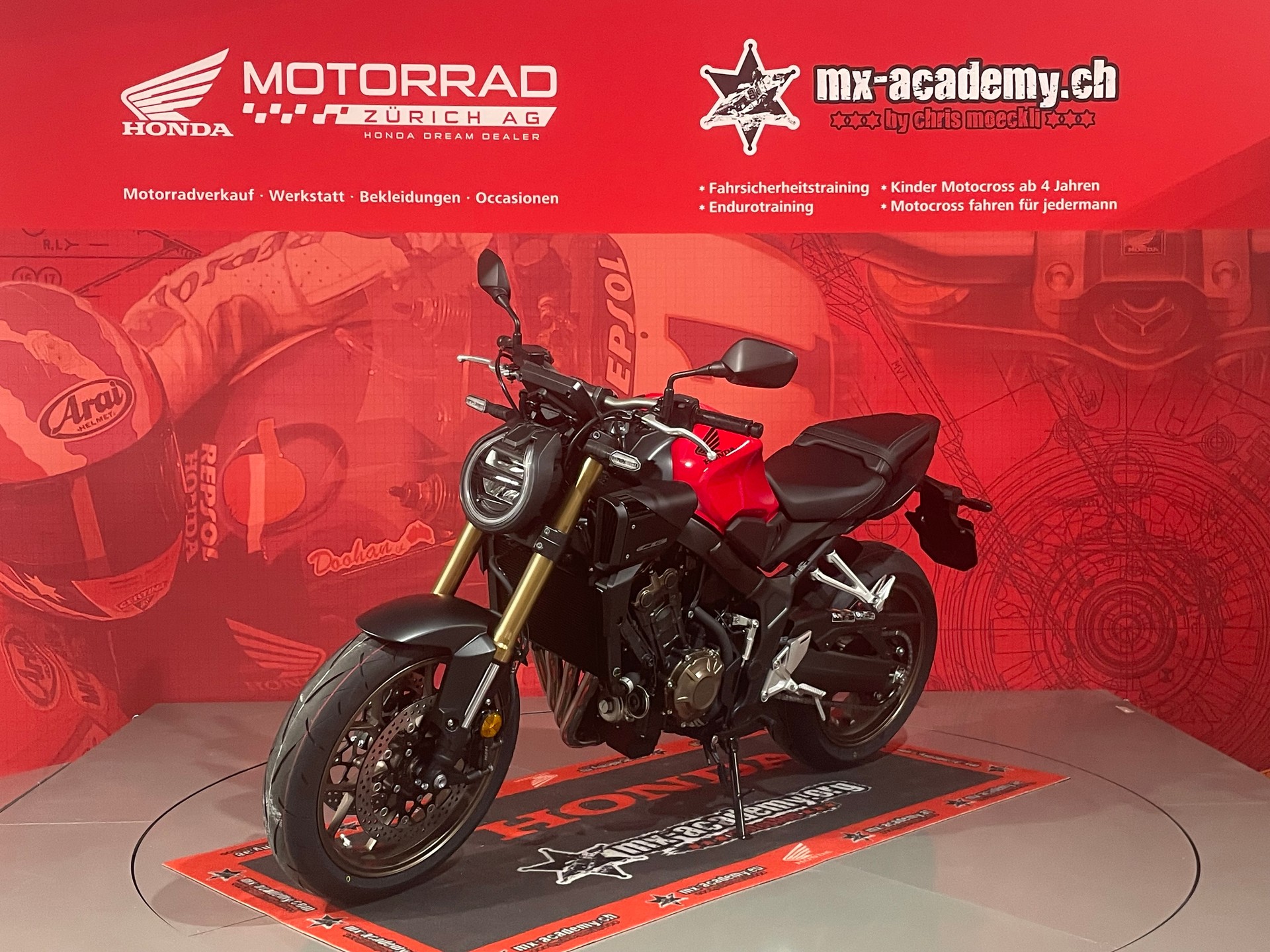 HONDA CB650R E-Clutch**Modell 2026**Neufahrzeug**Grand Prix Red*-showroom-element-3