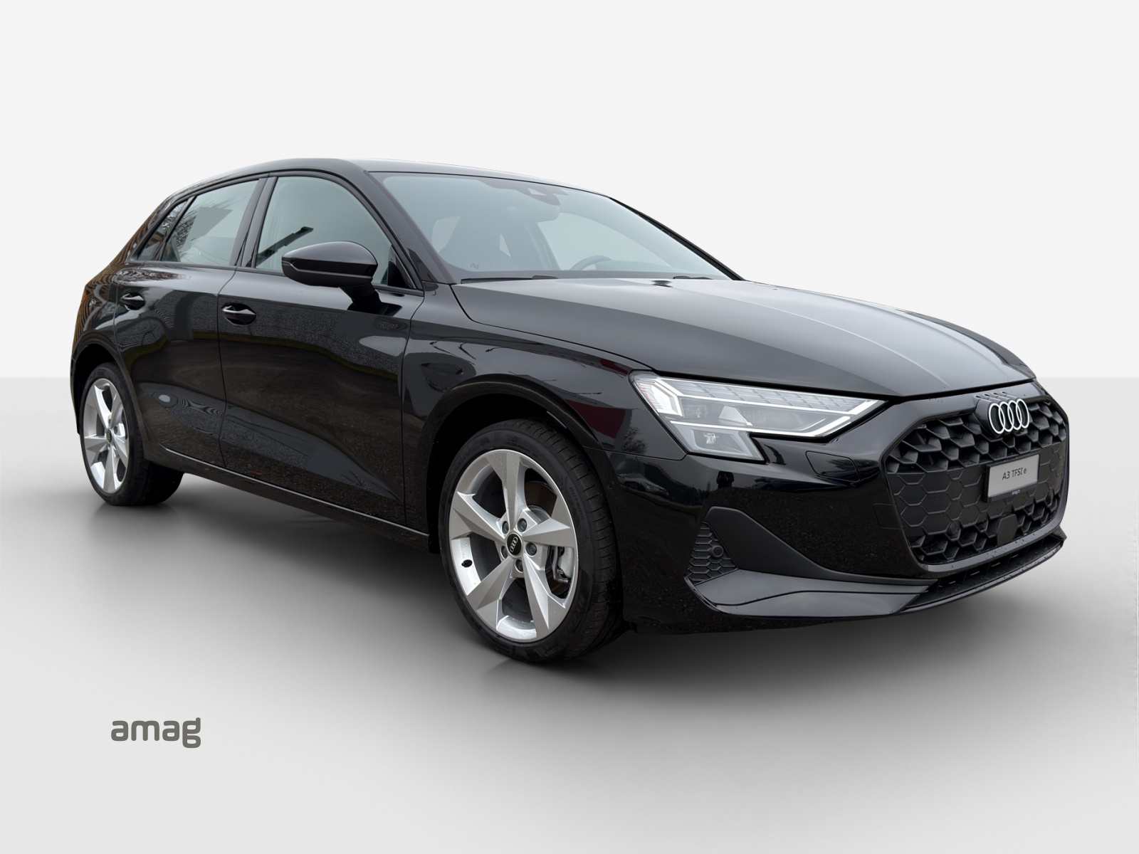 AUDI A3 Sportback 40 TFSI e Attraction S-tronic-image-5