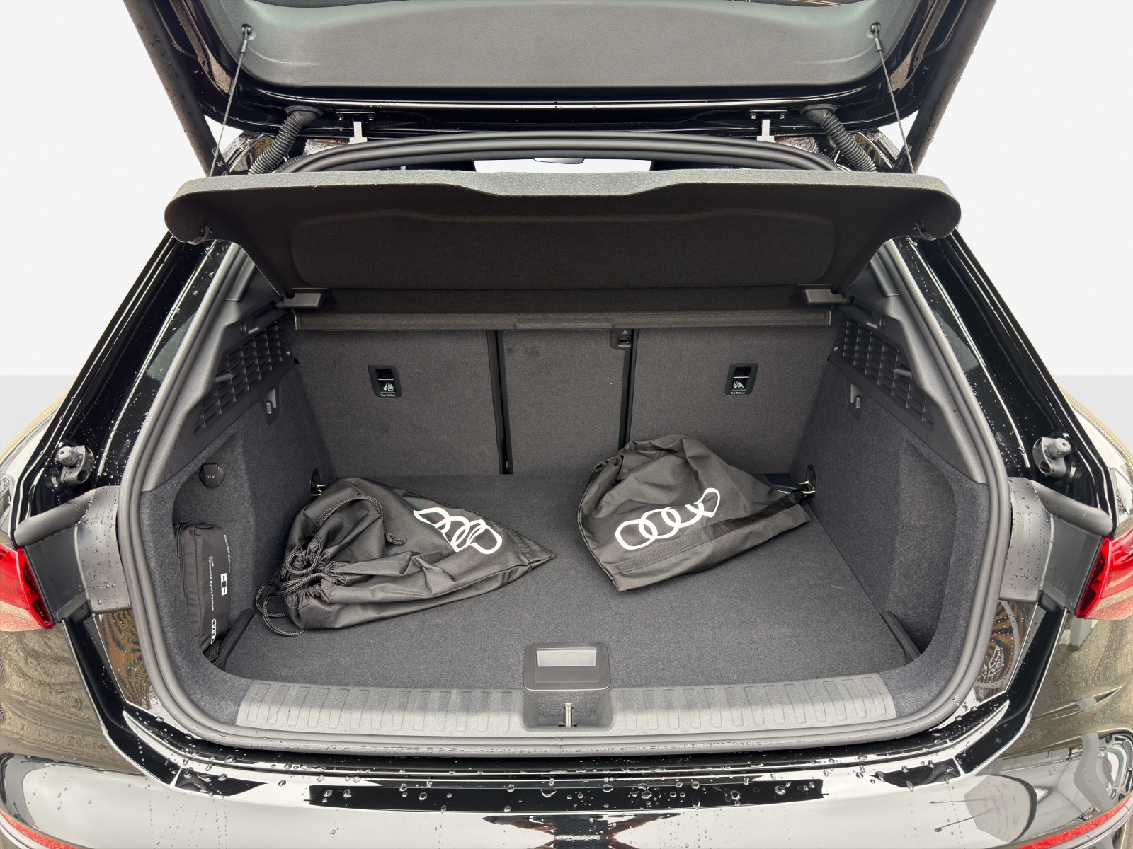 AUDI A3 Sportback 40 TFSI e Attraction S-tronic-image-12