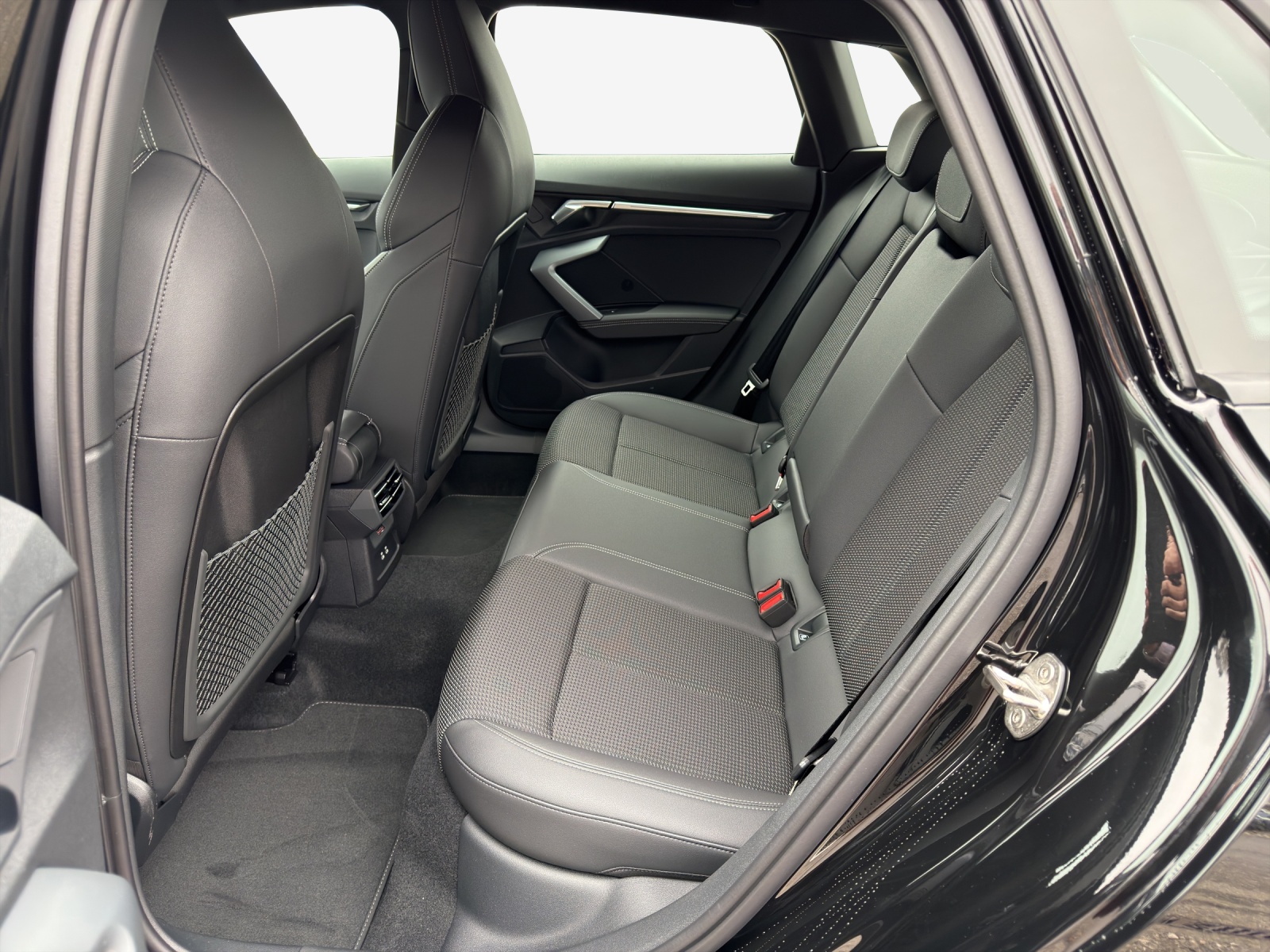 AUDI A3 Sportback 40 TFSI e Attraction S-tronic-image-11