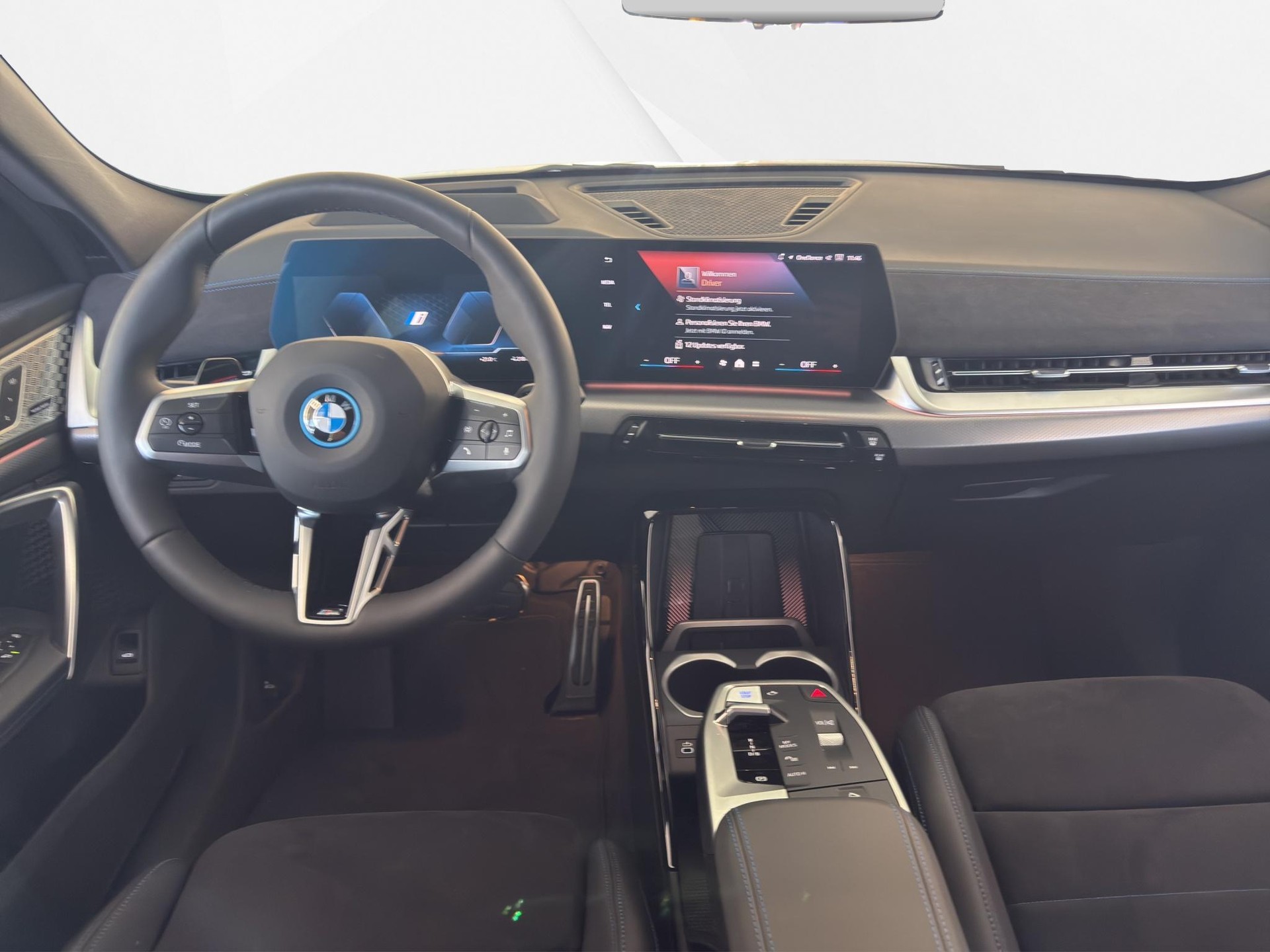 BMW iX2 xDrive 30-image-12