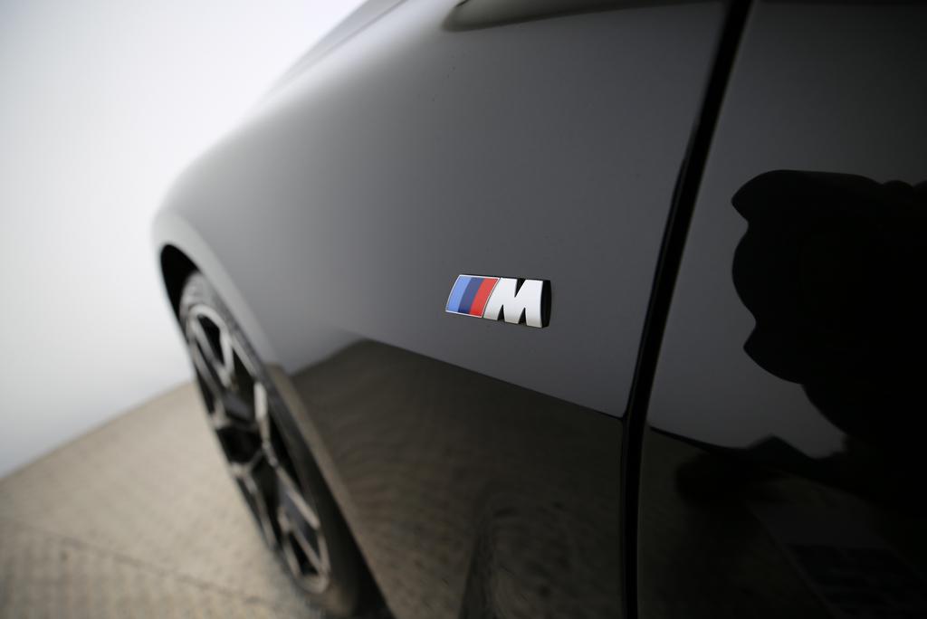 BMW 430i xDrive Cabrio-image-16