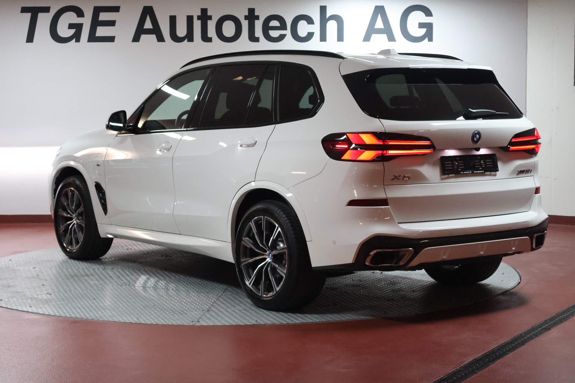 BMW X5 xDrive 50e M Sport Pro Steptronic-image-17
