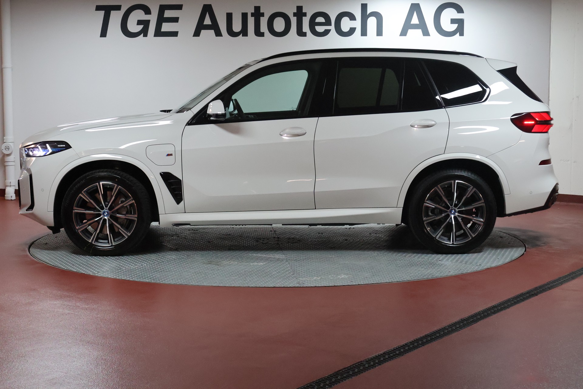 BMW X5 xDrive 50e M Sport Pro Steptronic-image-4