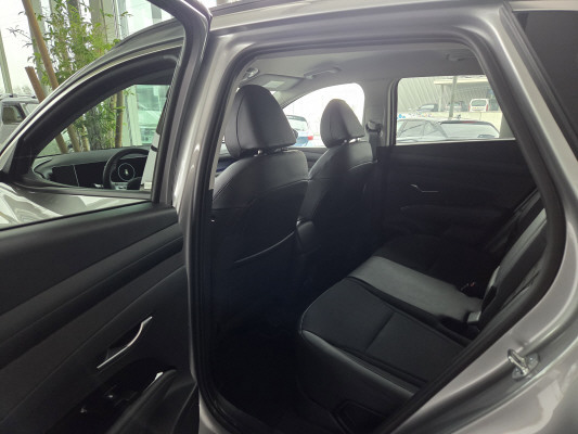 HYUNDAI Tucson 1.6 HEV Amplia 4WD-image-6